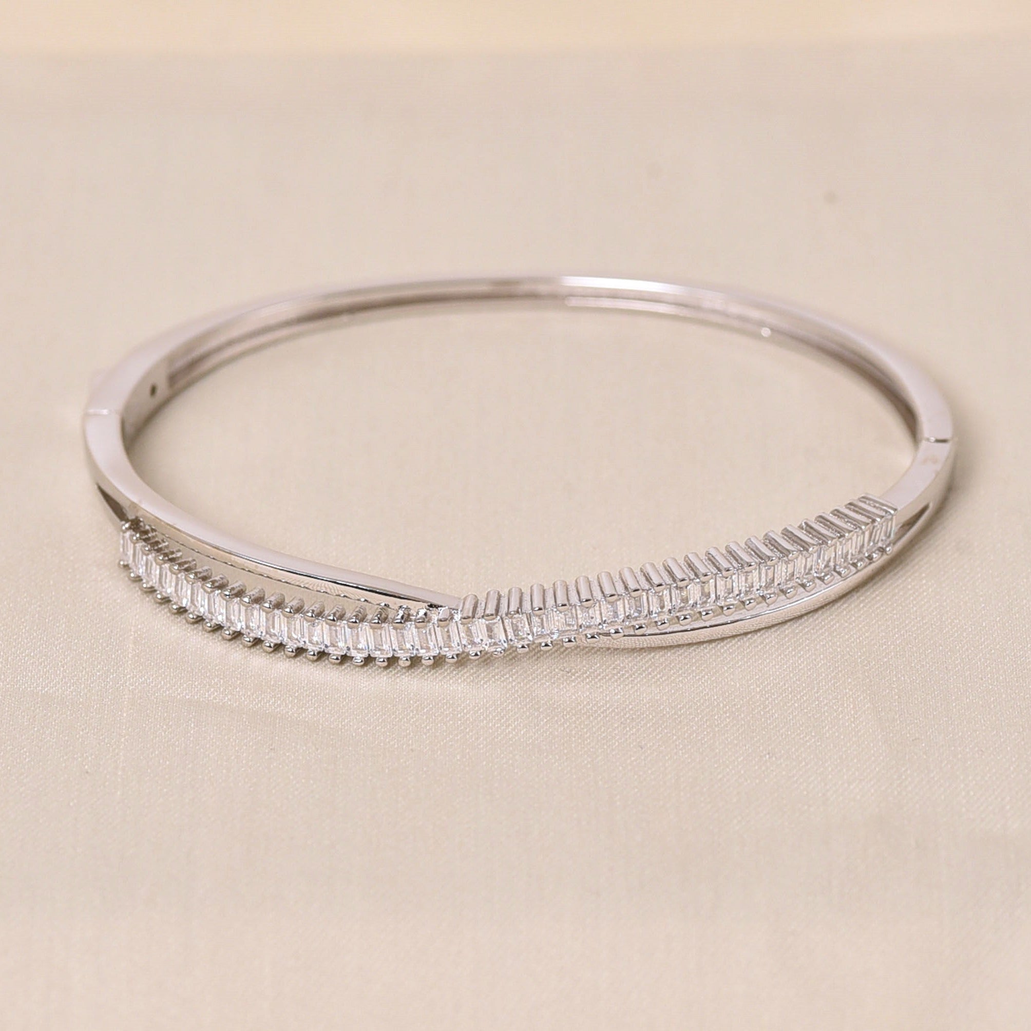 Silver Himari Diamond Kada
