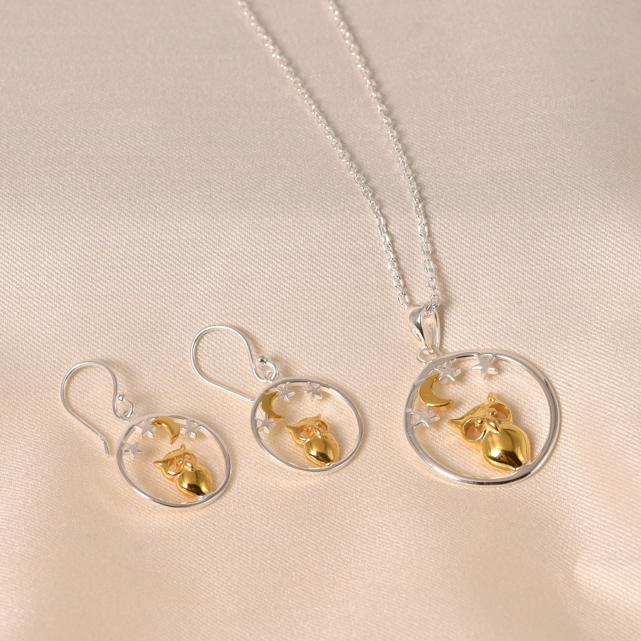 Chrowl Pendant Set with chain