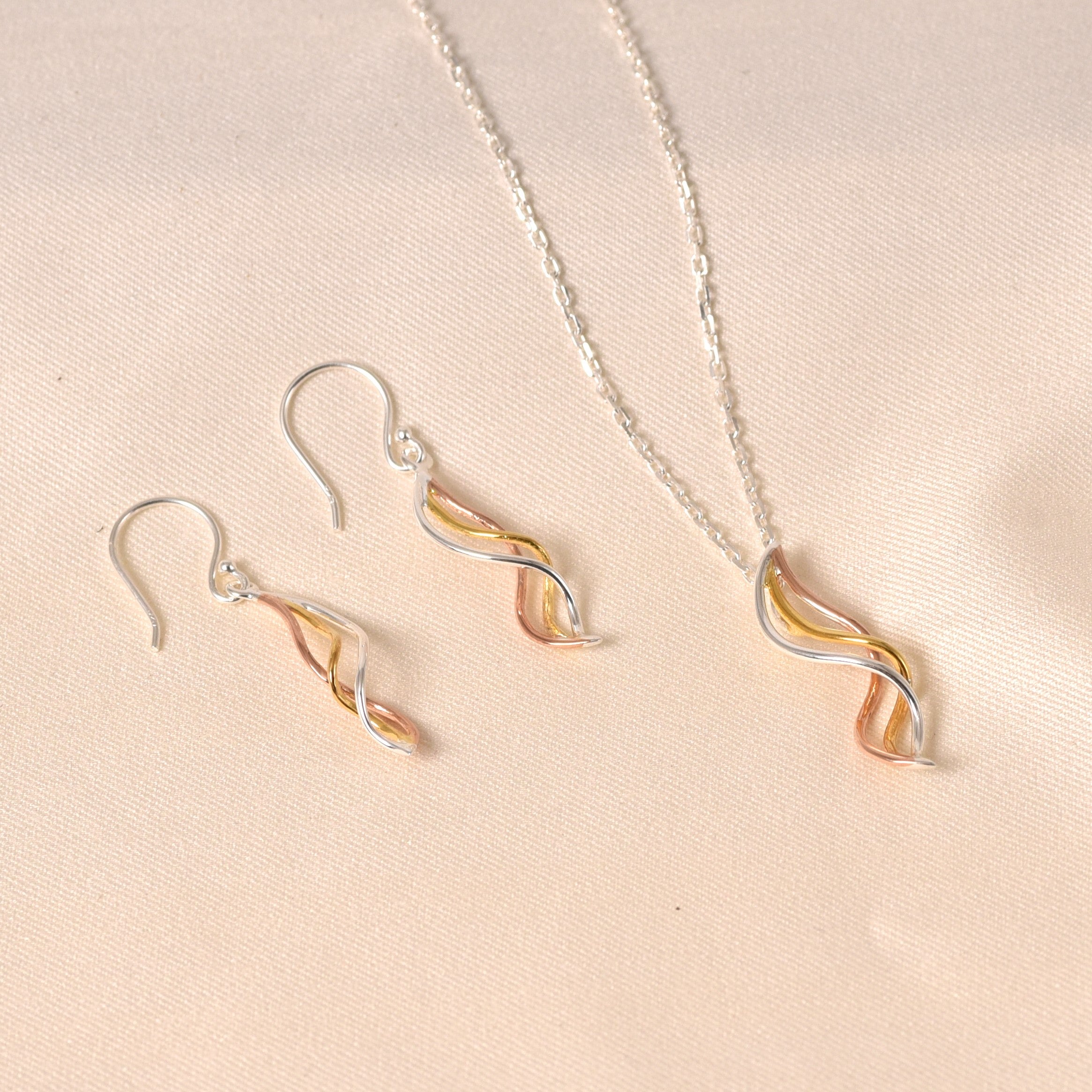 Jingle Pendant Set with Chain