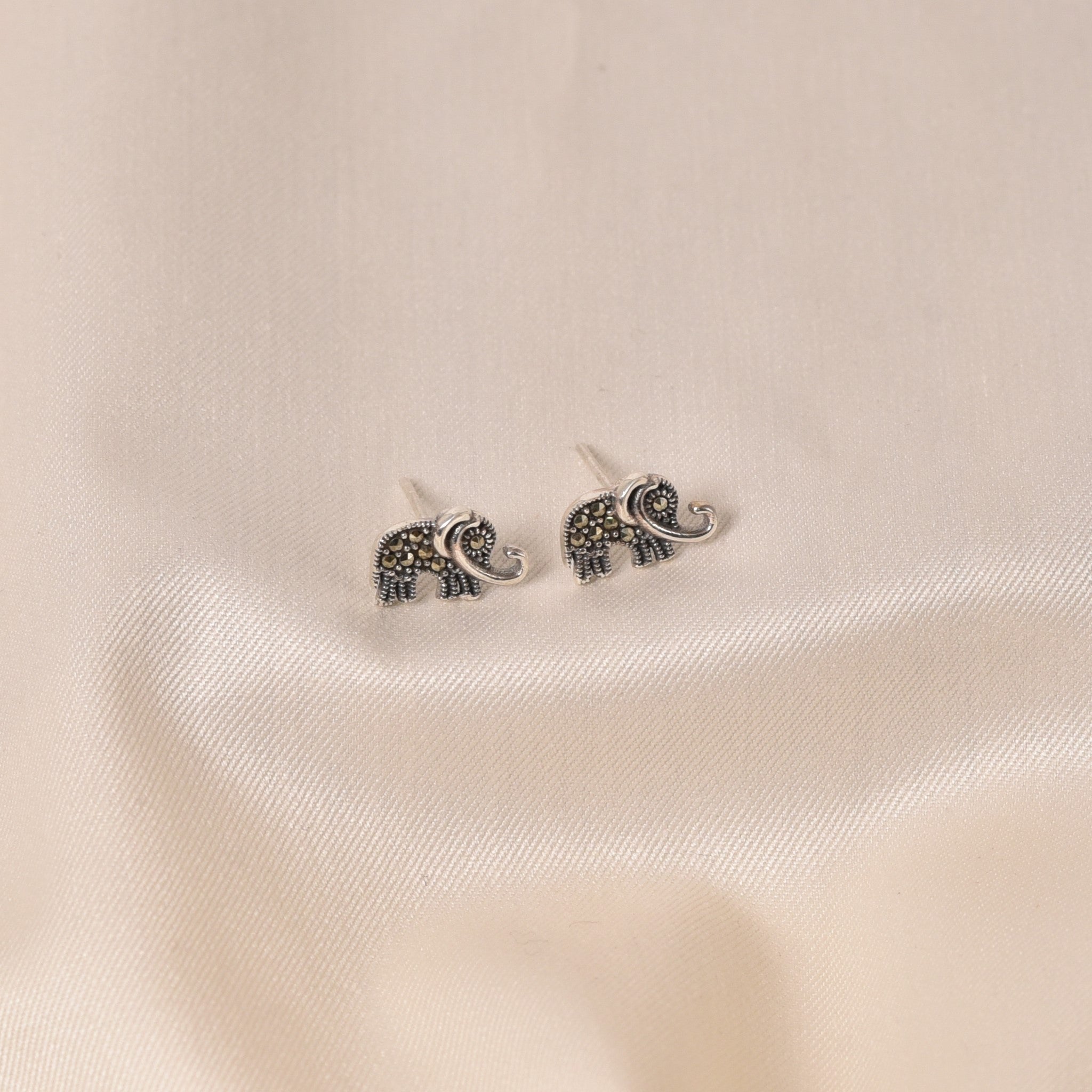 Elephantine Pendant Set
