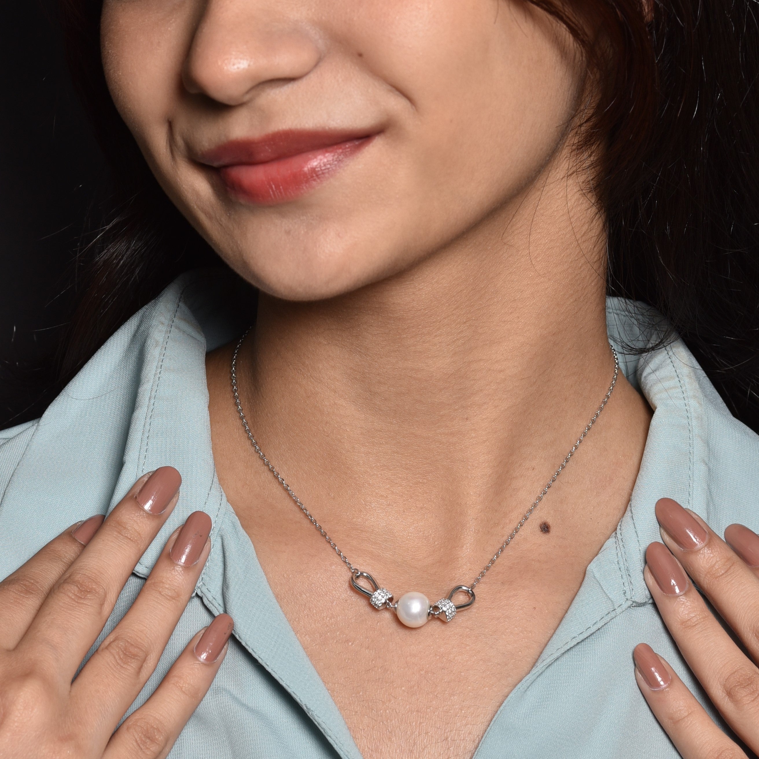 Pull-through Pearl Necklace