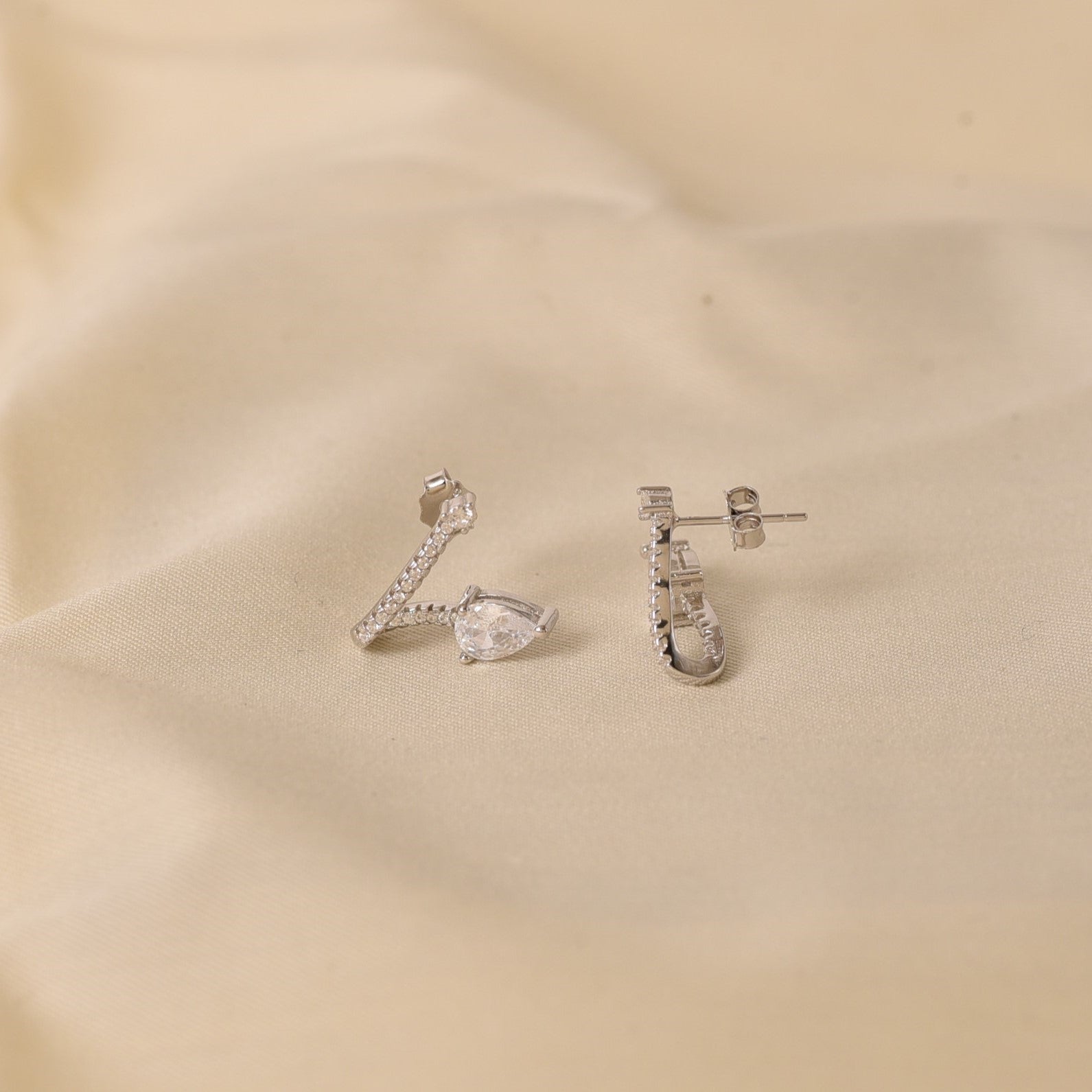 V Love Earrings
