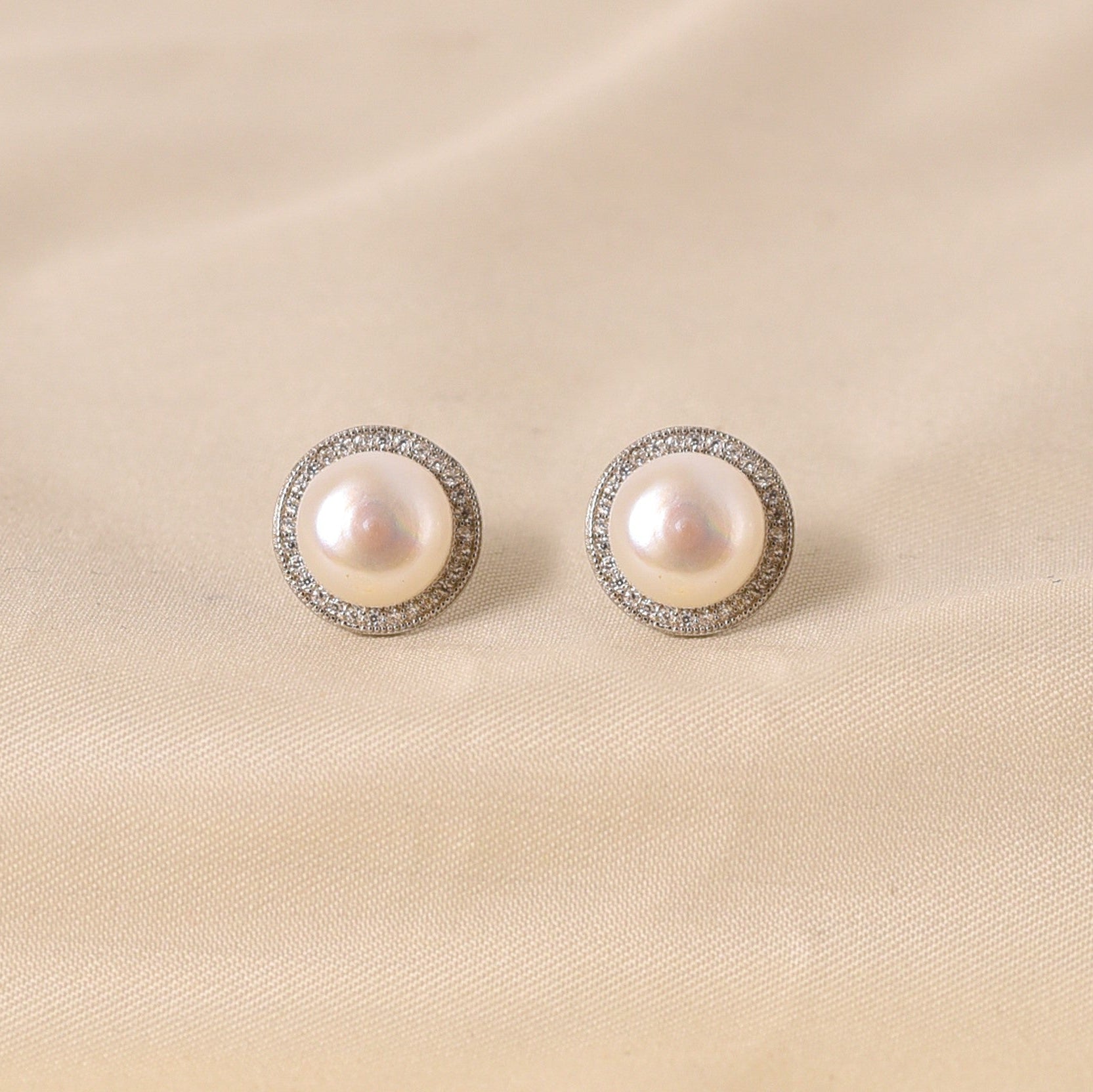 Hazel Pearl Earrings