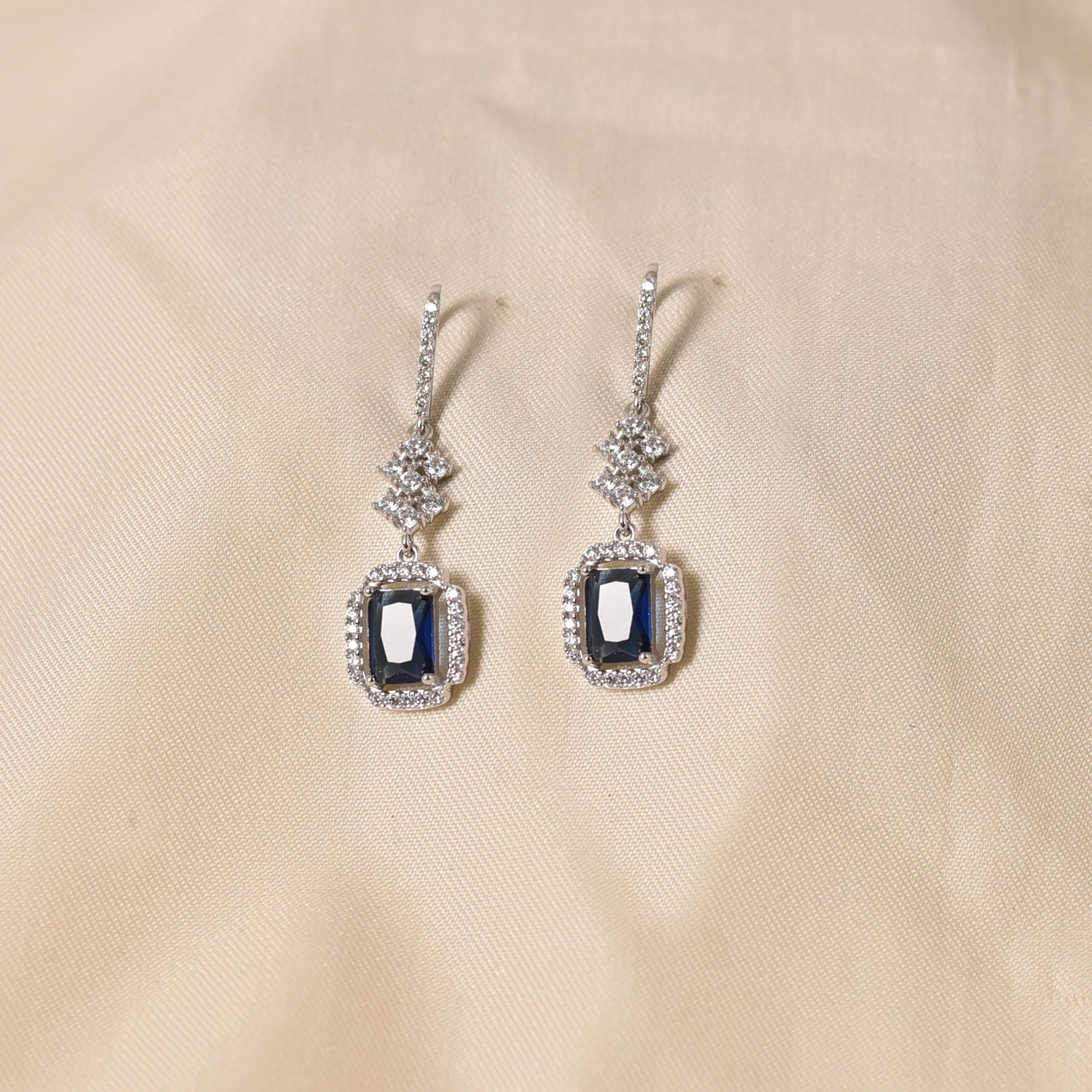 Minimal Glow Earrings - Blue