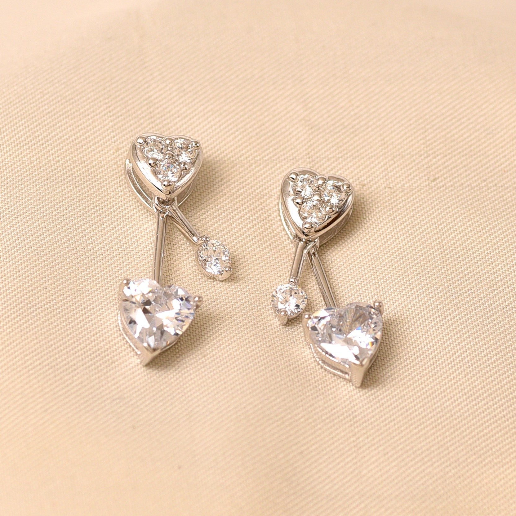 Pendulam Heart Earring