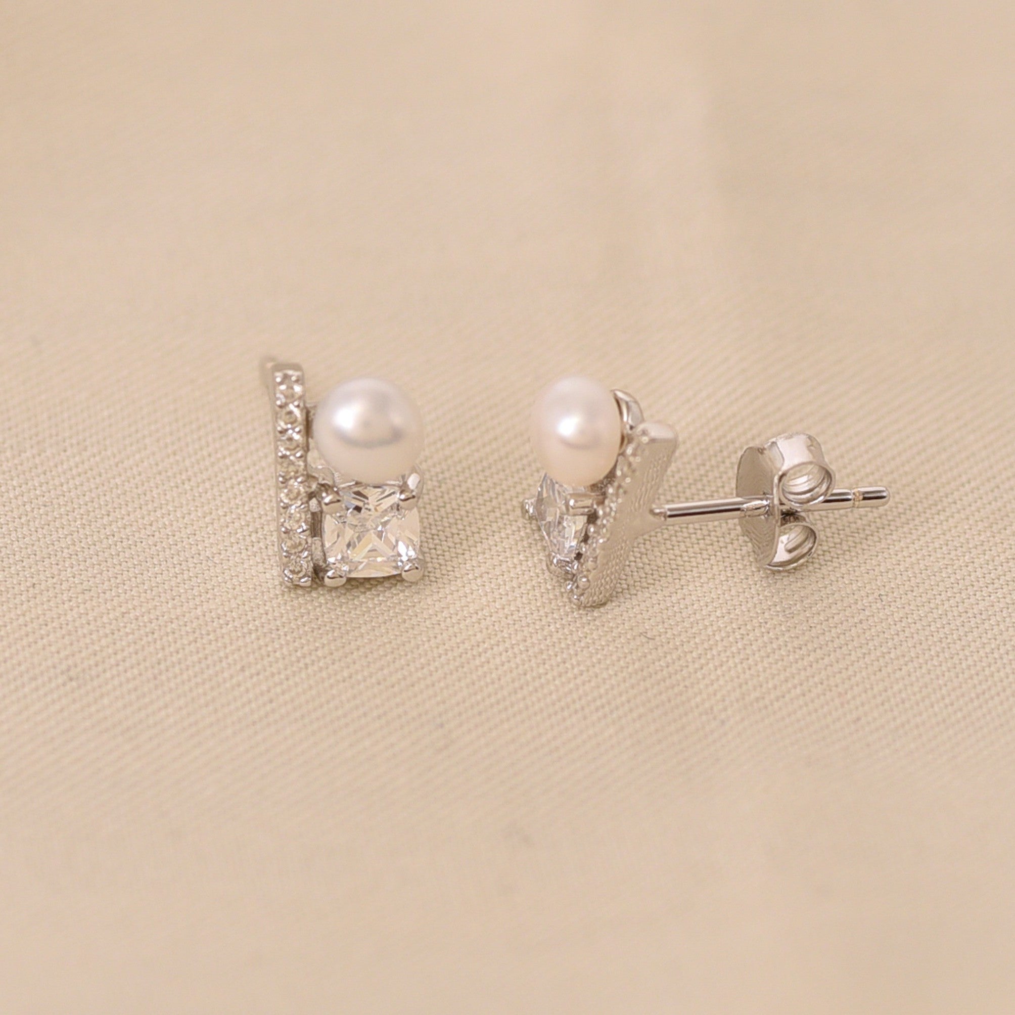 Silver Ana Pearl Earring