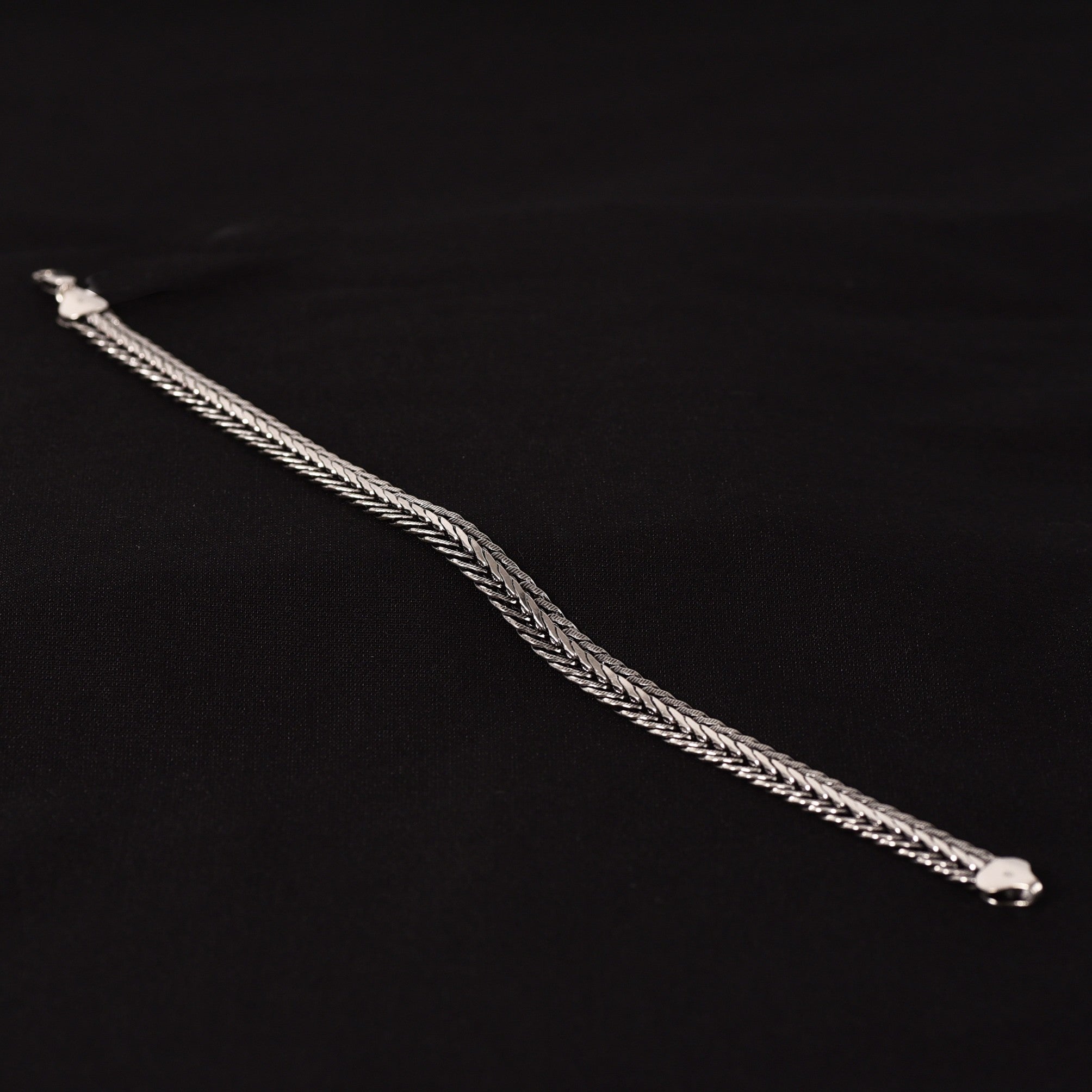 Silver Ameya  Broad bracelet Tennis