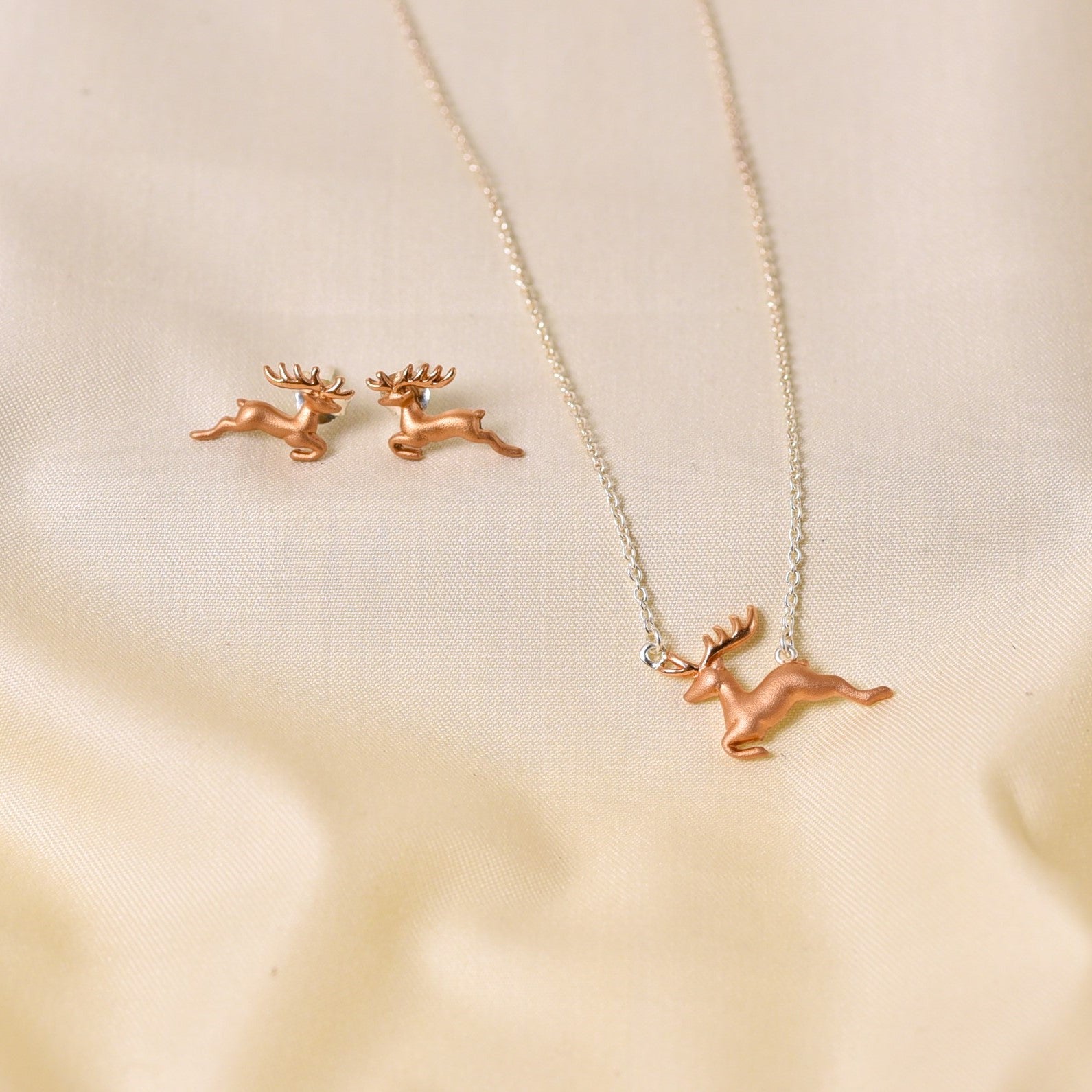 Reindeer Pendant Set with chain