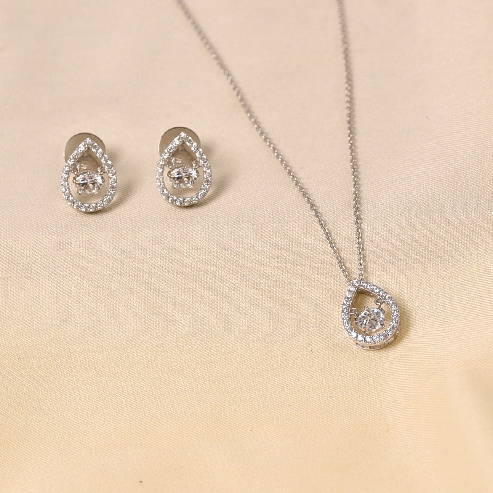 Droplet Pendant Set with chain
