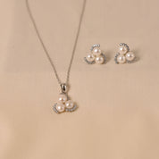 Three-Pearl Pendant Set with chain