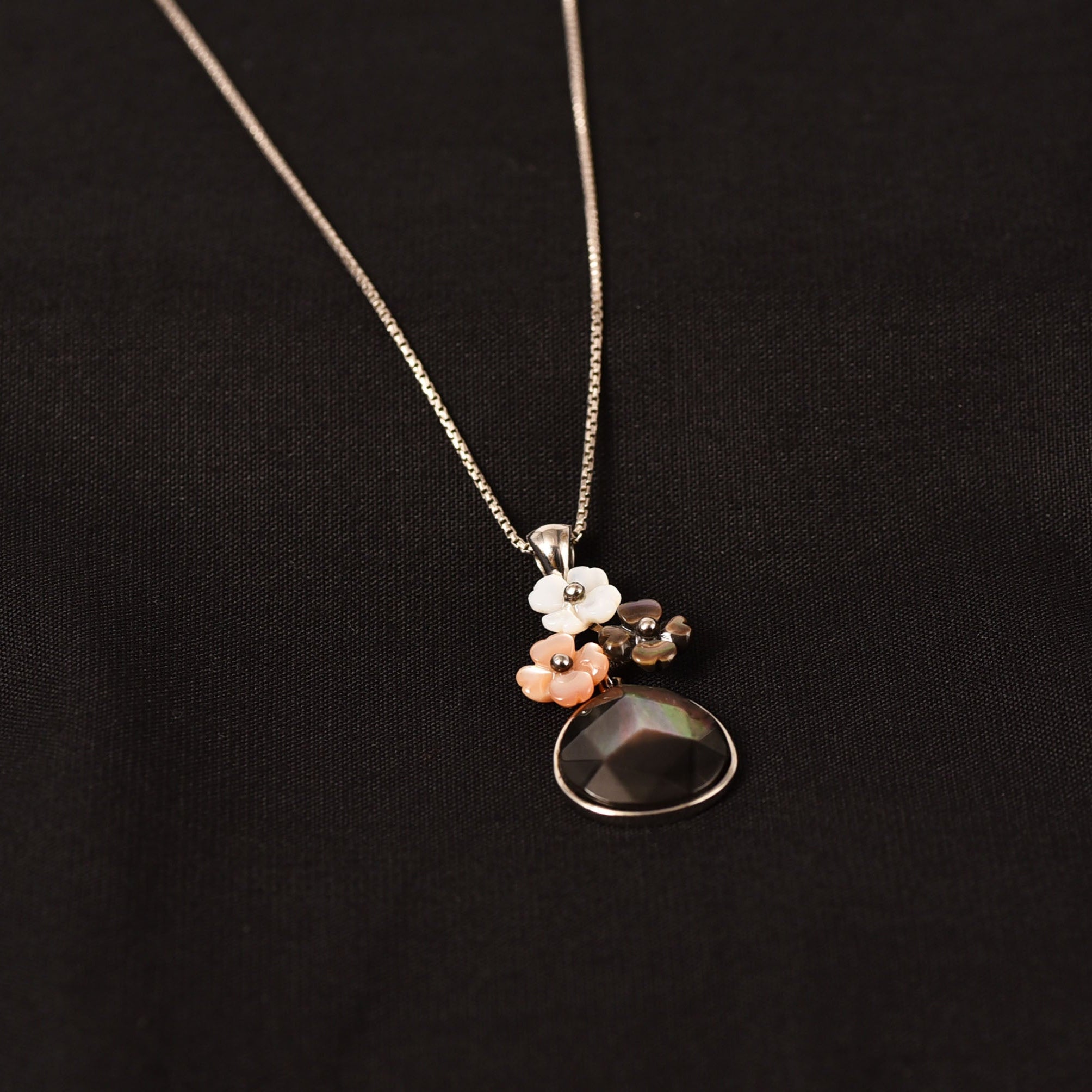 Dreamy MOP Necklace