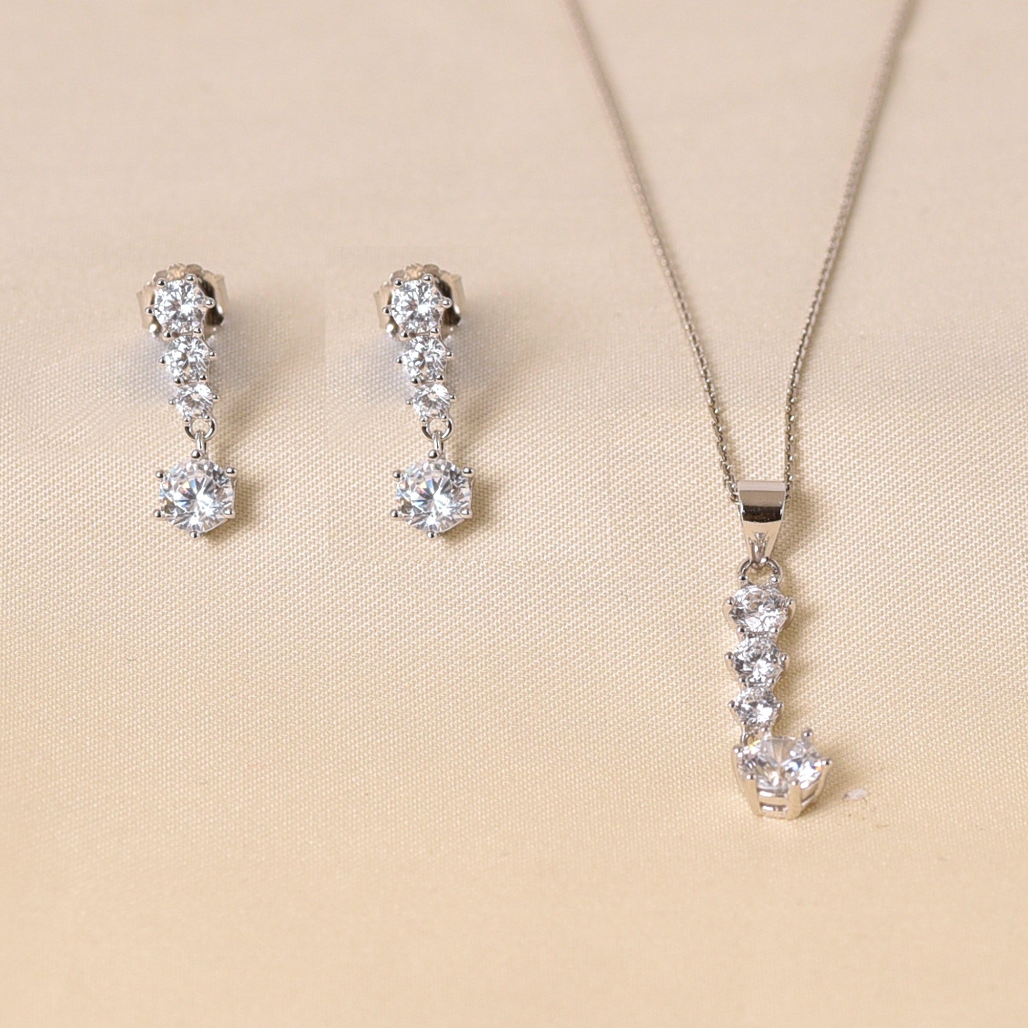 Pihu Pendant Set Without Chain