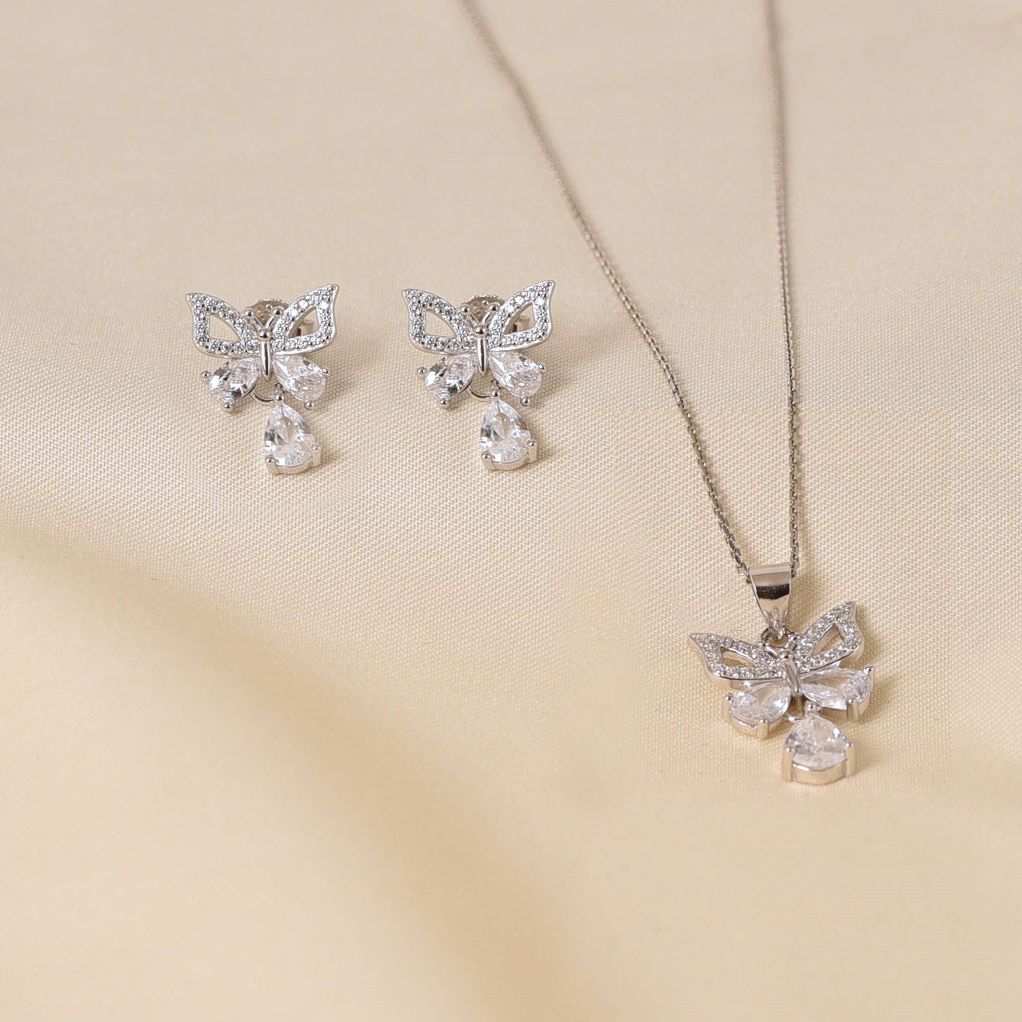 Alice Pendant Set Without Chain