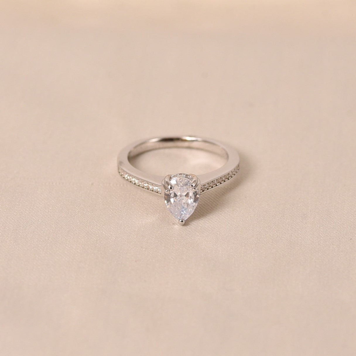 Ujjaini Diamond Ring