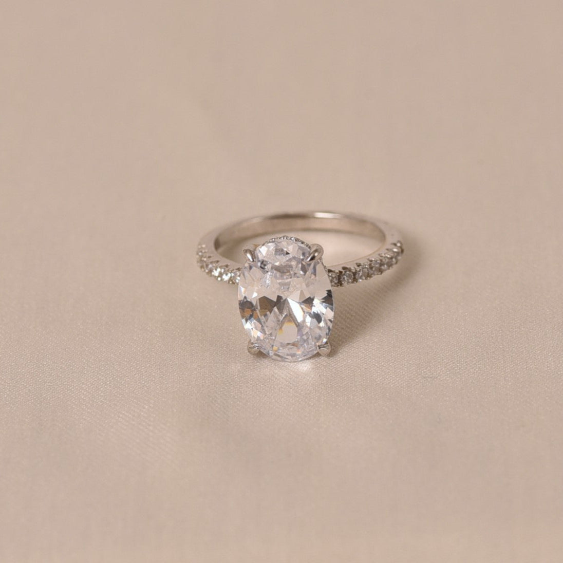 Vera Diamond Ring