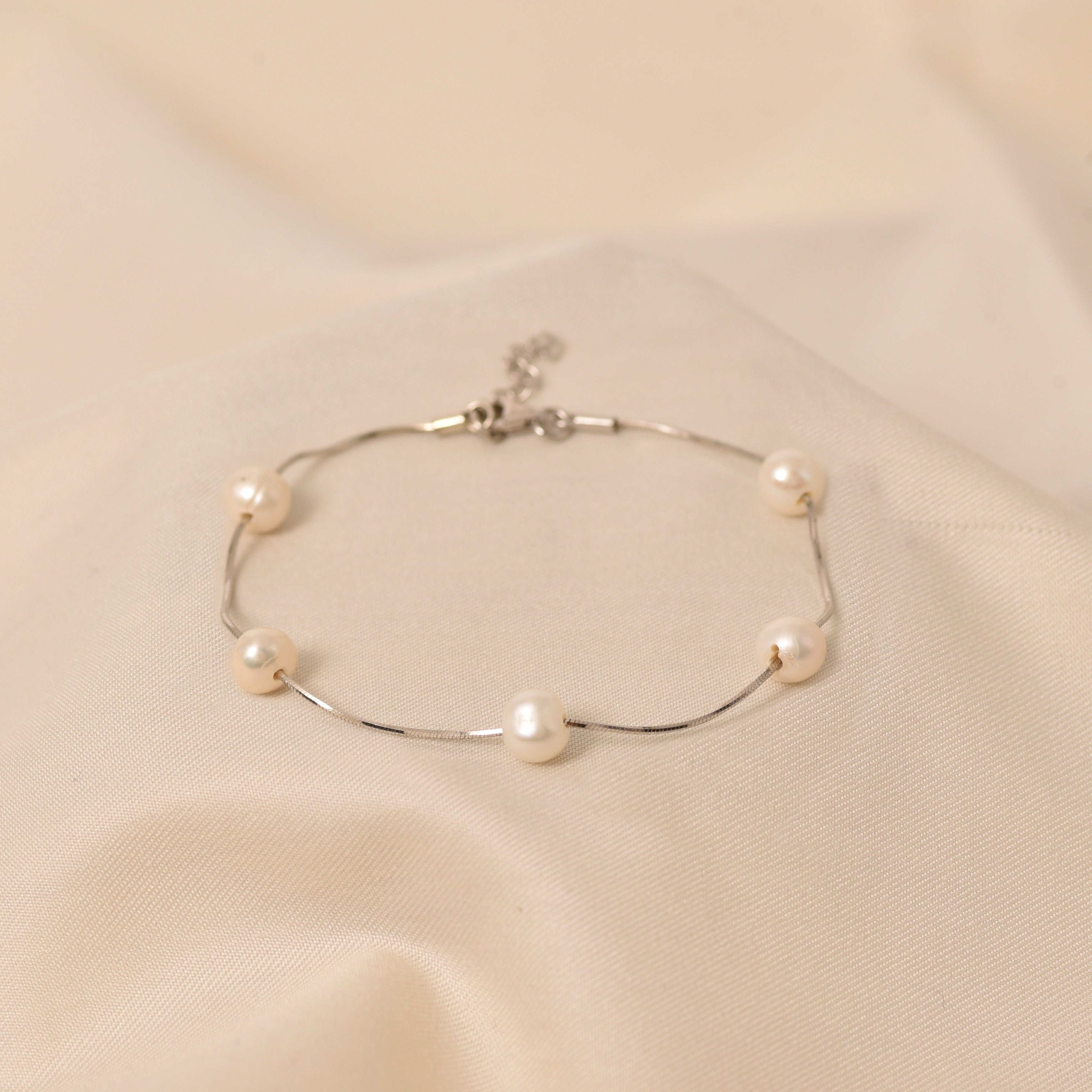 Simply Pearl Bracelet - Silver