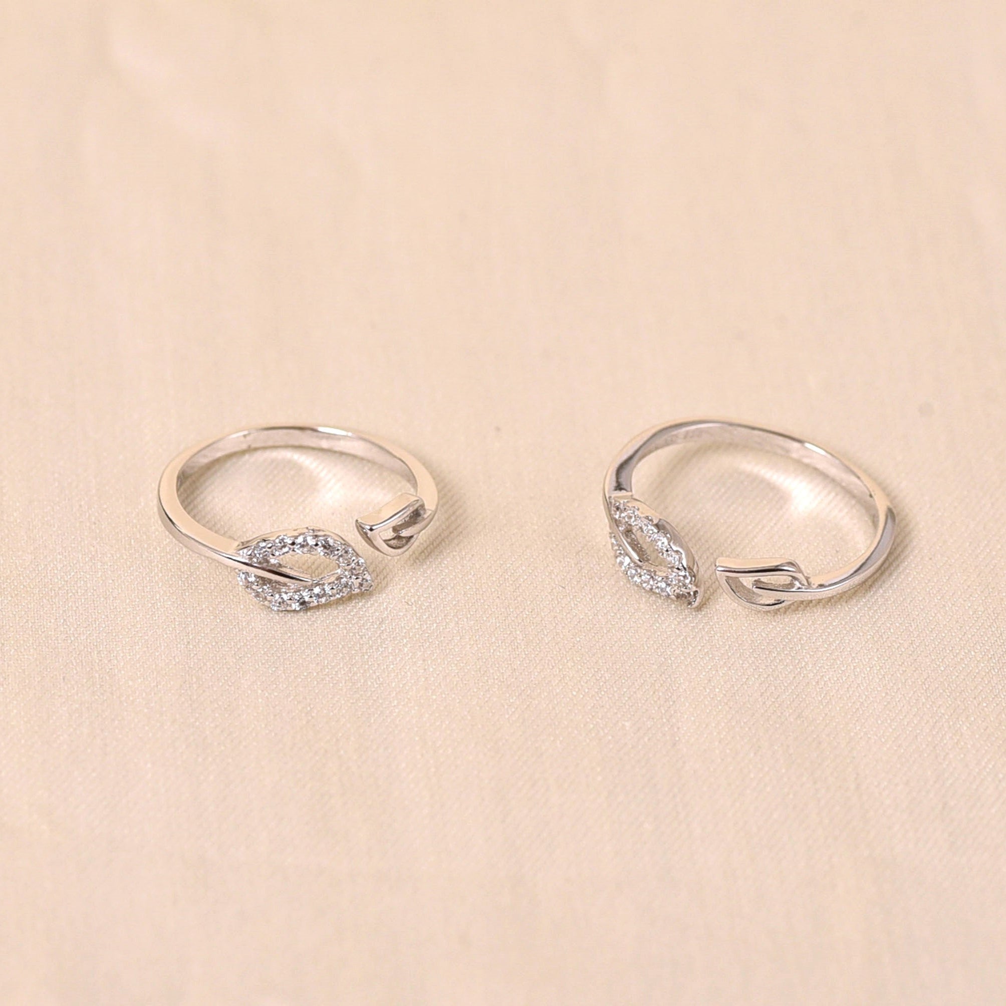 Leaf Diamond Toe Ring