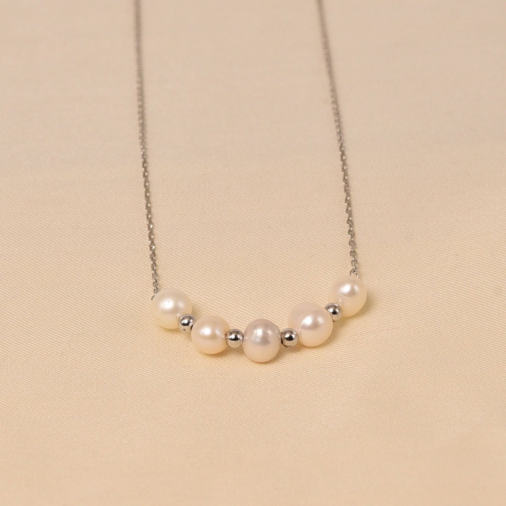 925 Sterling Silver and Pearl Necklace for Women - Elyta