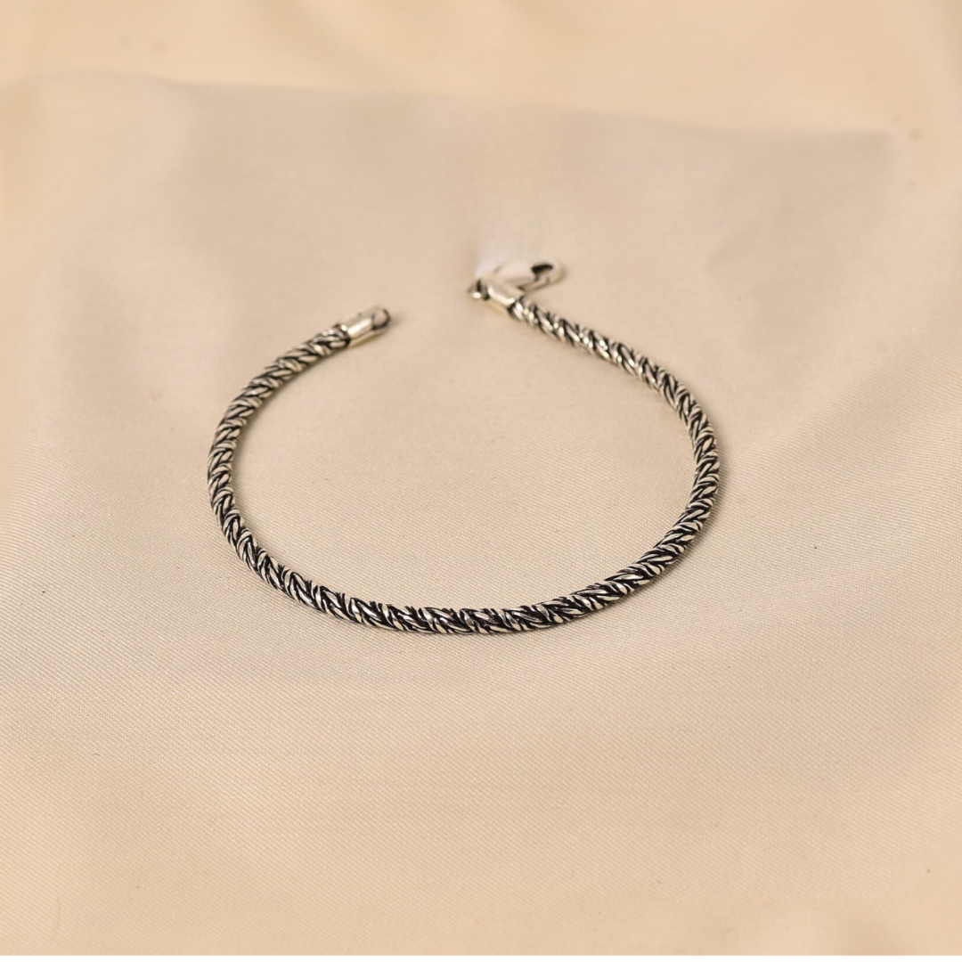 Silver Akshan round bracelet
