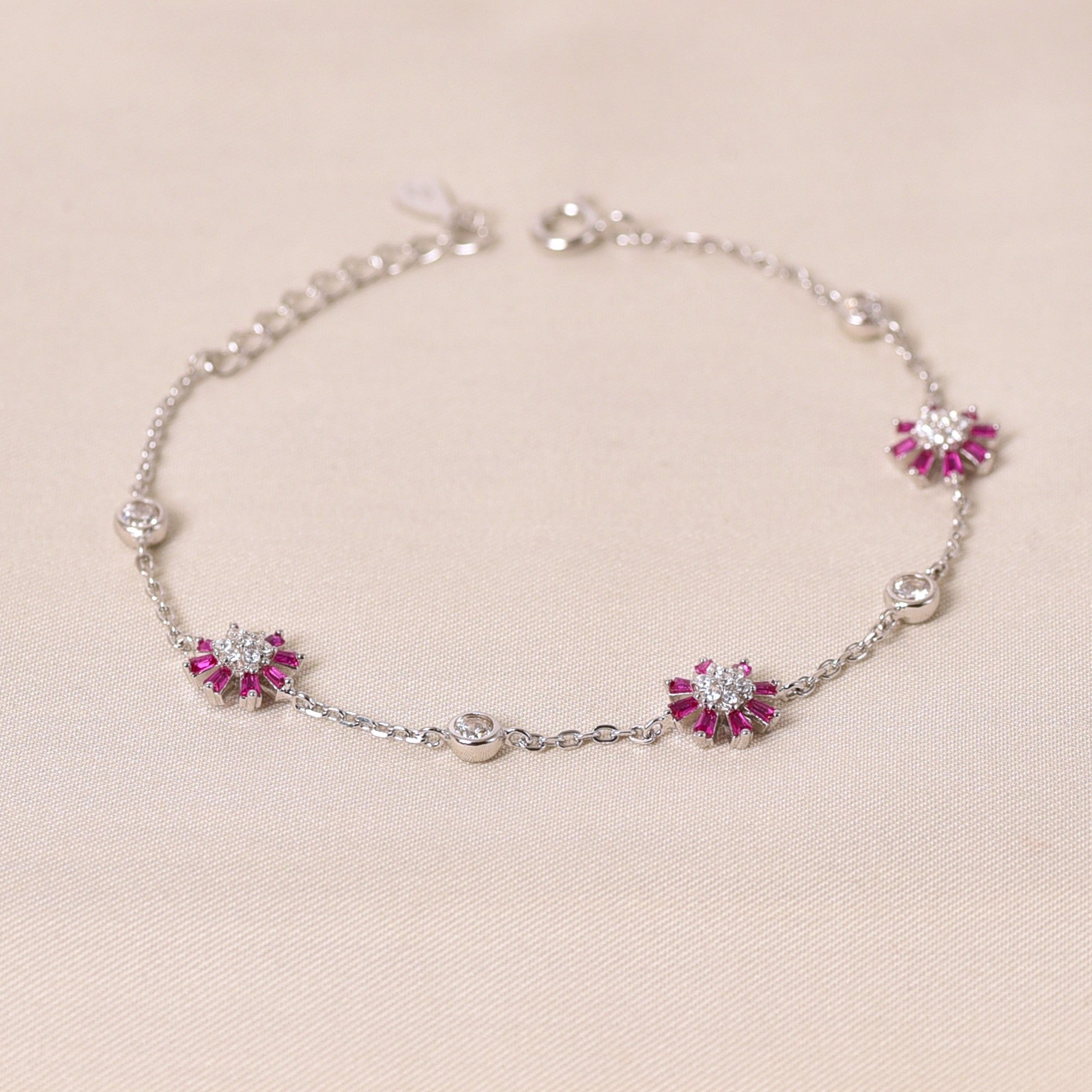 Daisy Radiant Bracelet - Pink