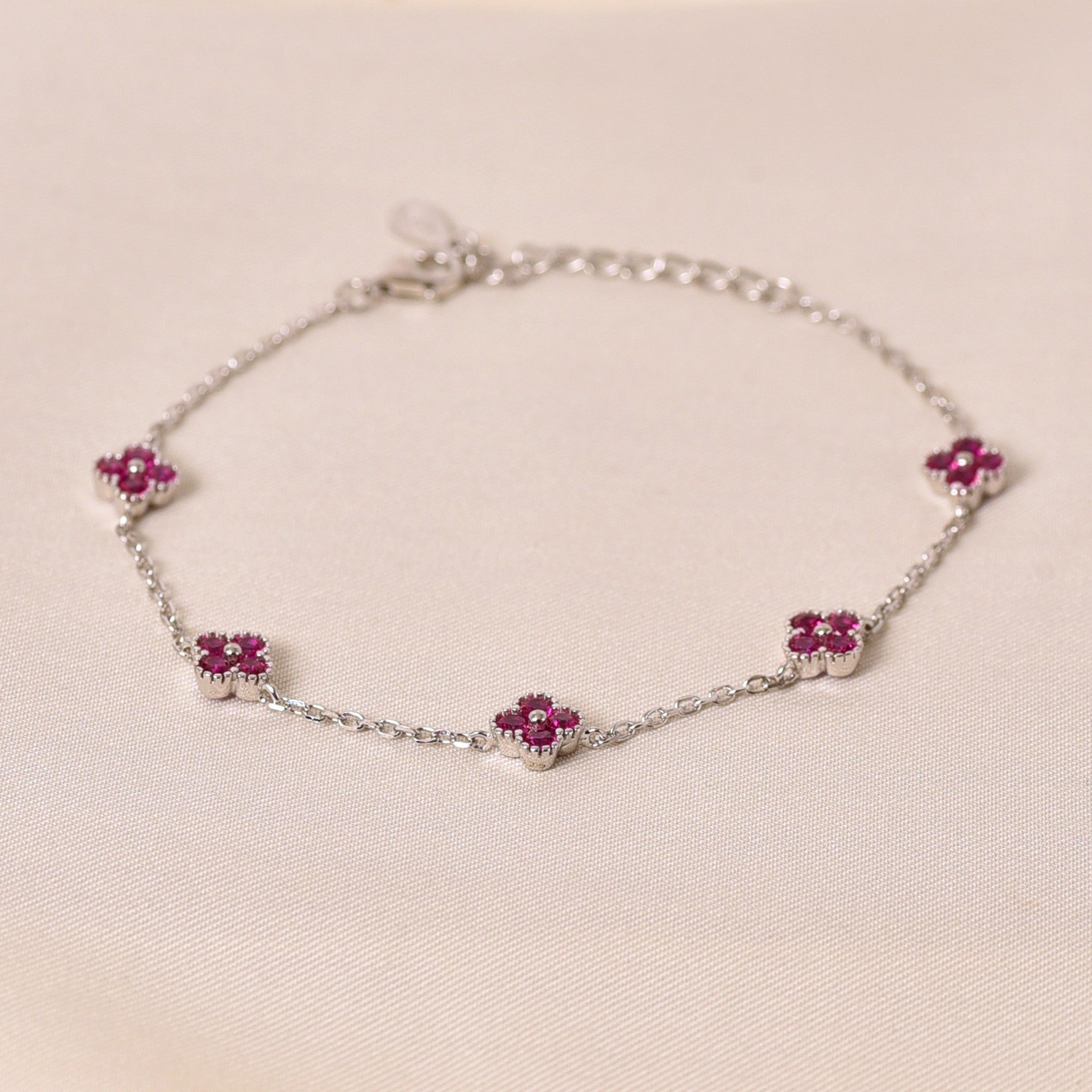 4 Dot Diamond Bracelet -Dark Pink