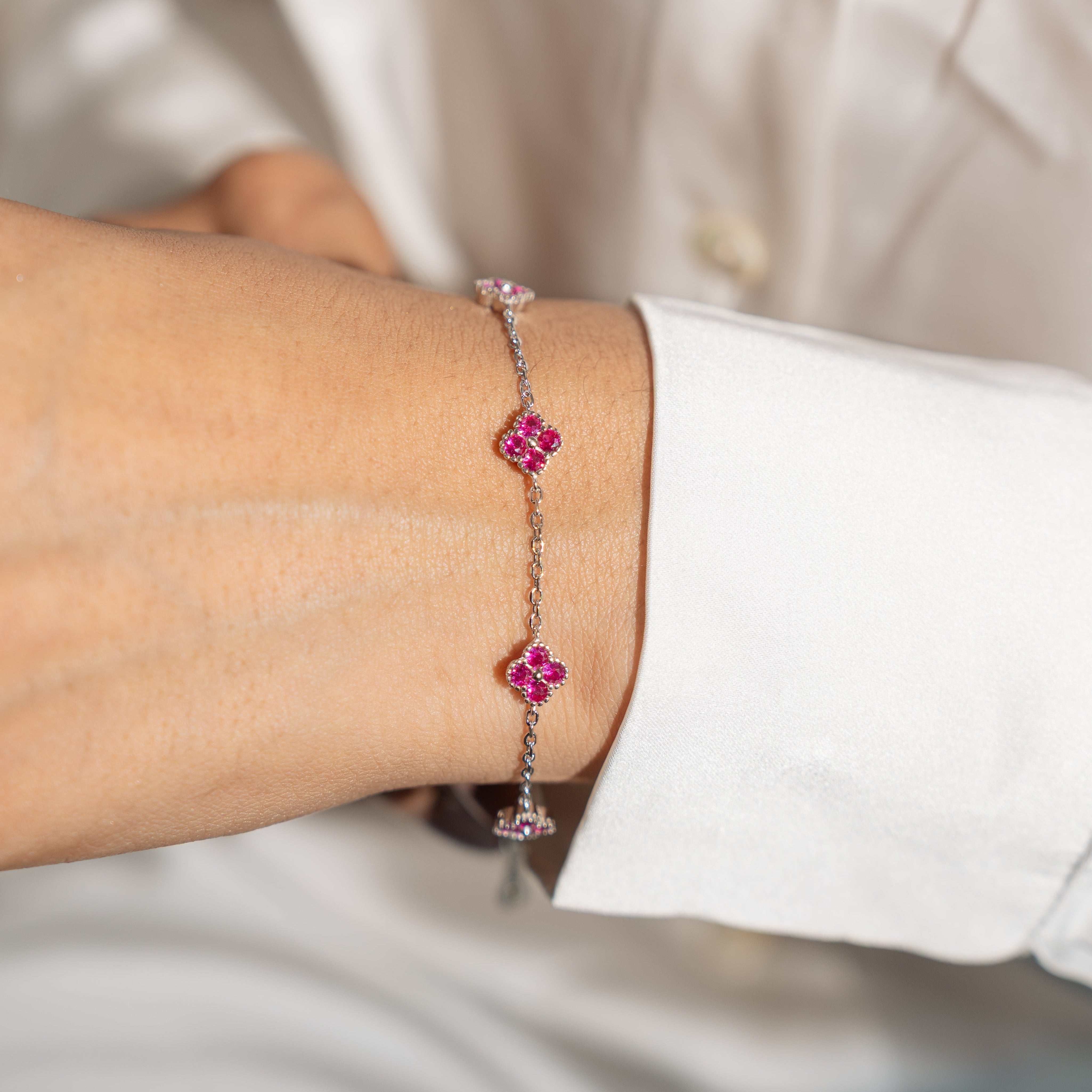 4 Dot Diamond Bracelet -Dark Pink