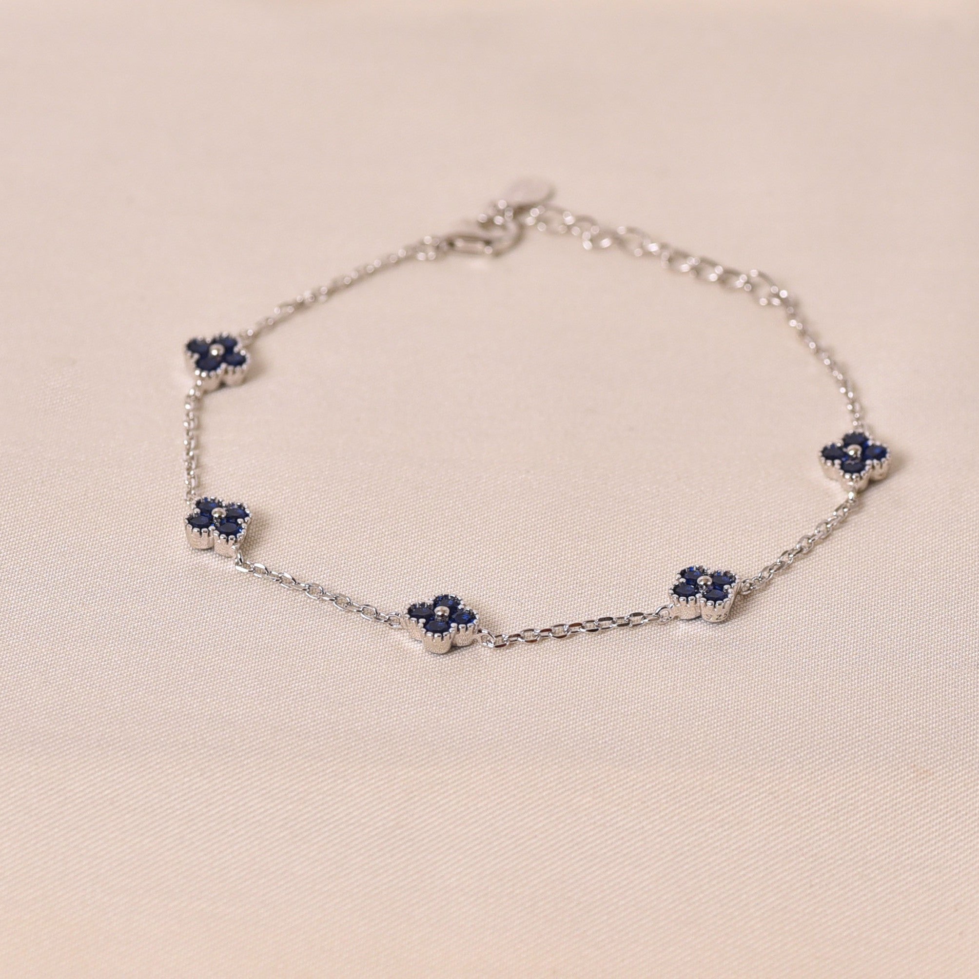 4 Dot Diamond Bracelet -Dark Blue