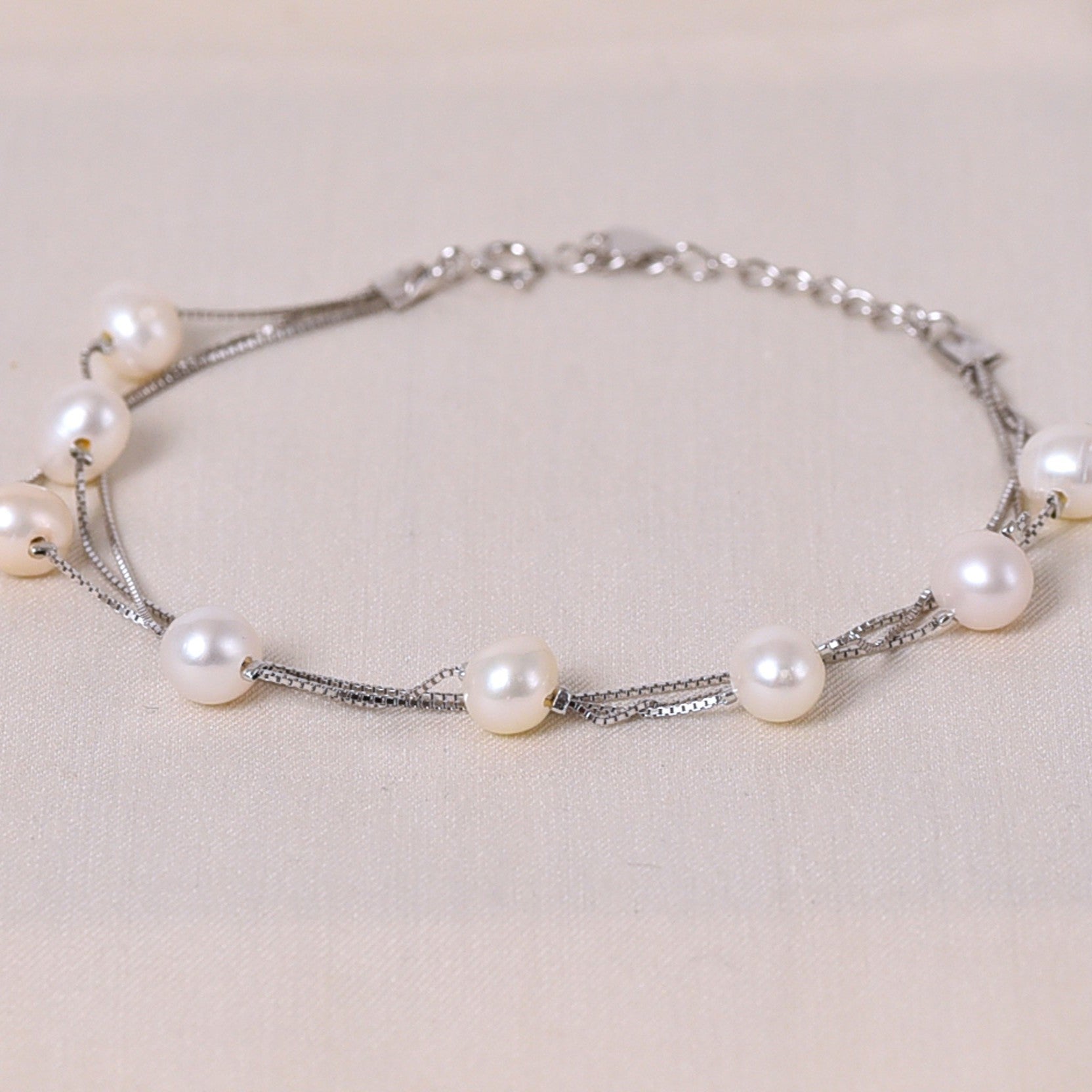 Min Jee Pearls Bracelet