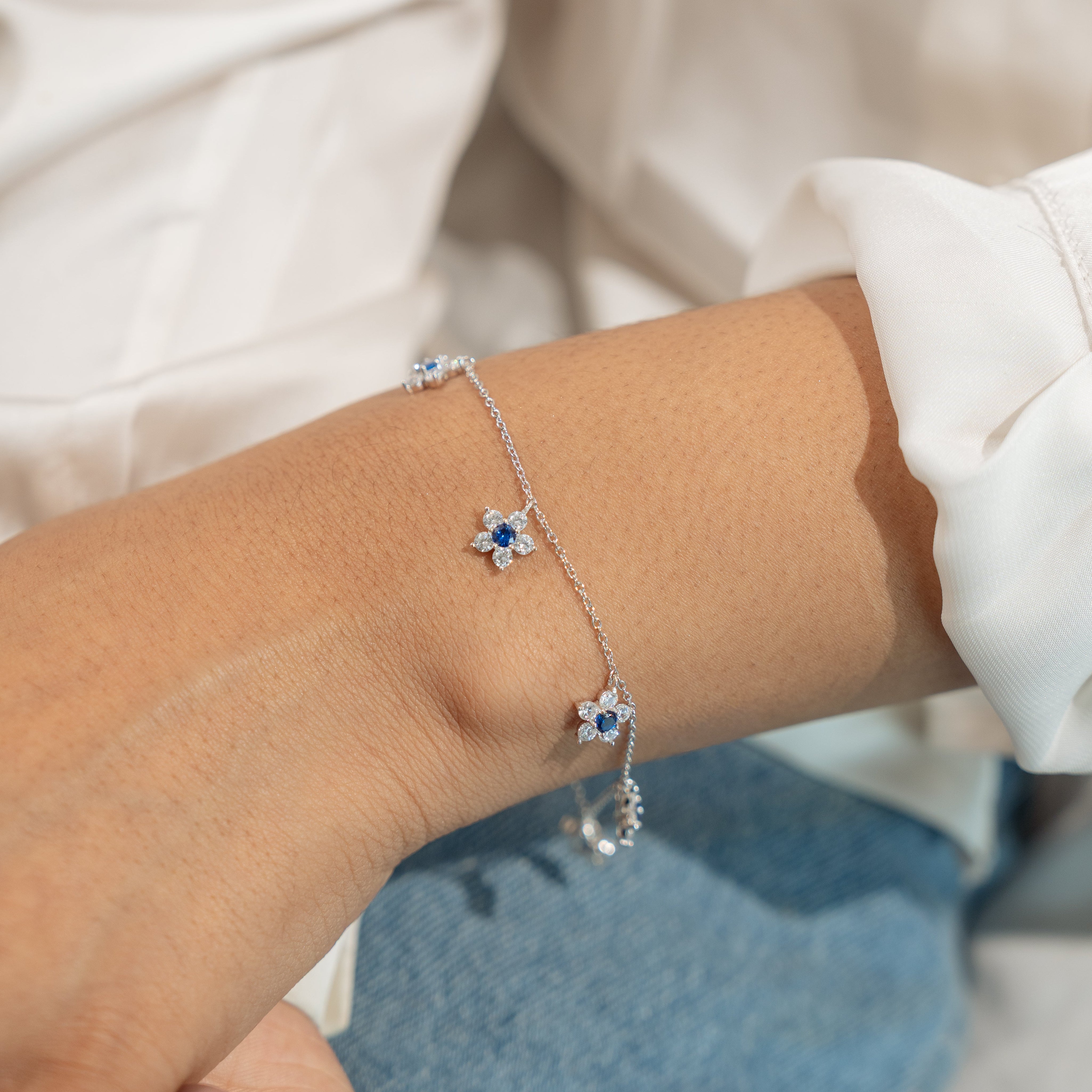 Flower Charm Bracelet -Dark Blue