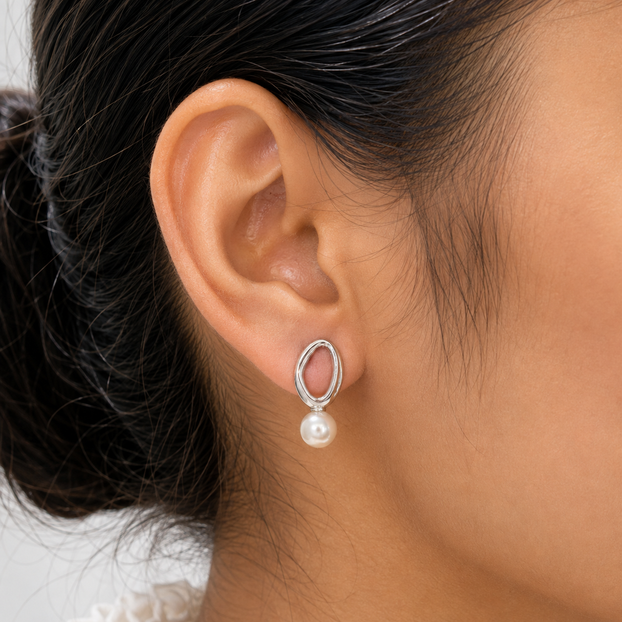 925 Silver Pearl Loop Earrings