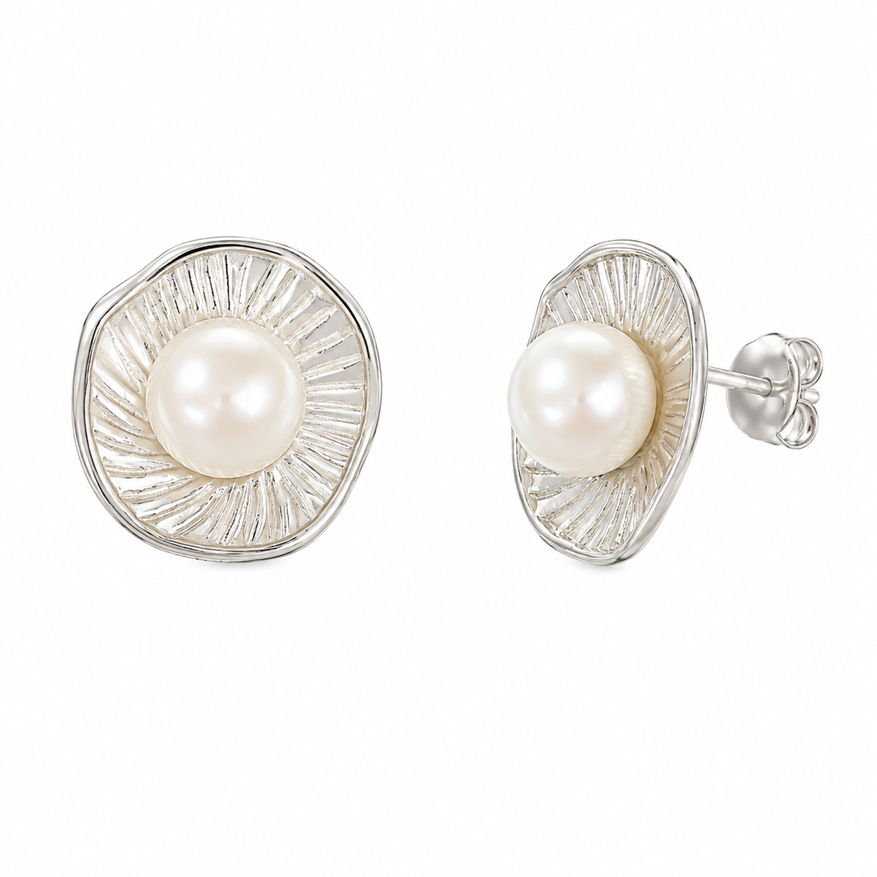 Rediant Frame Pearl Earring