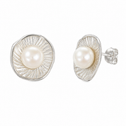 Rediant Frame Pearl Earring