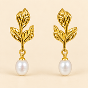 Metailque Leaf Pearl Earrings