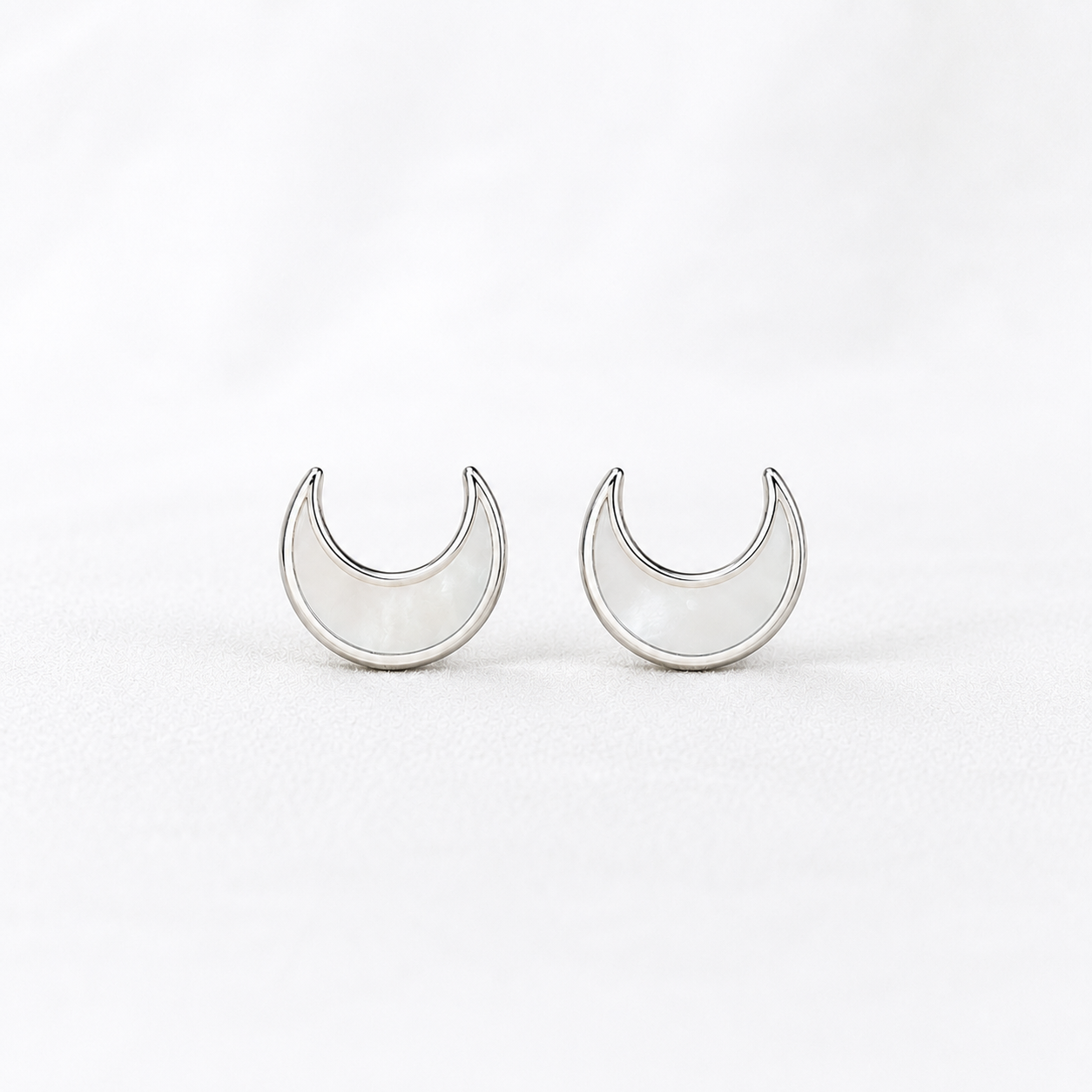 925 Silver Night Pearl Earrings - White