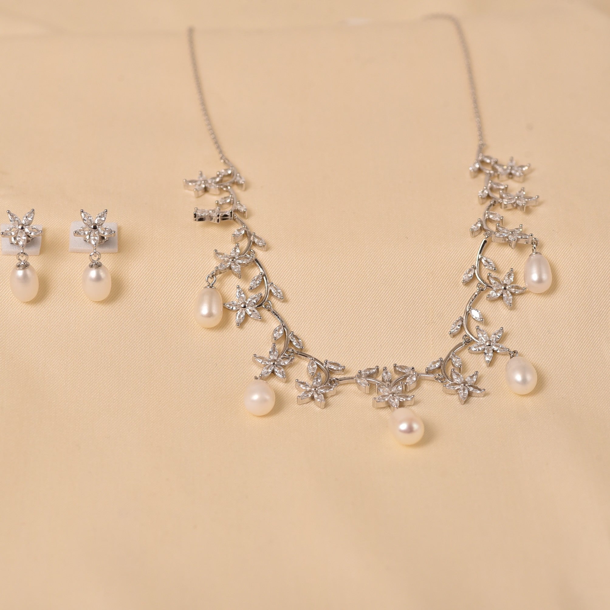 Affordable Necklace Set for Bridesmaid by Elyta