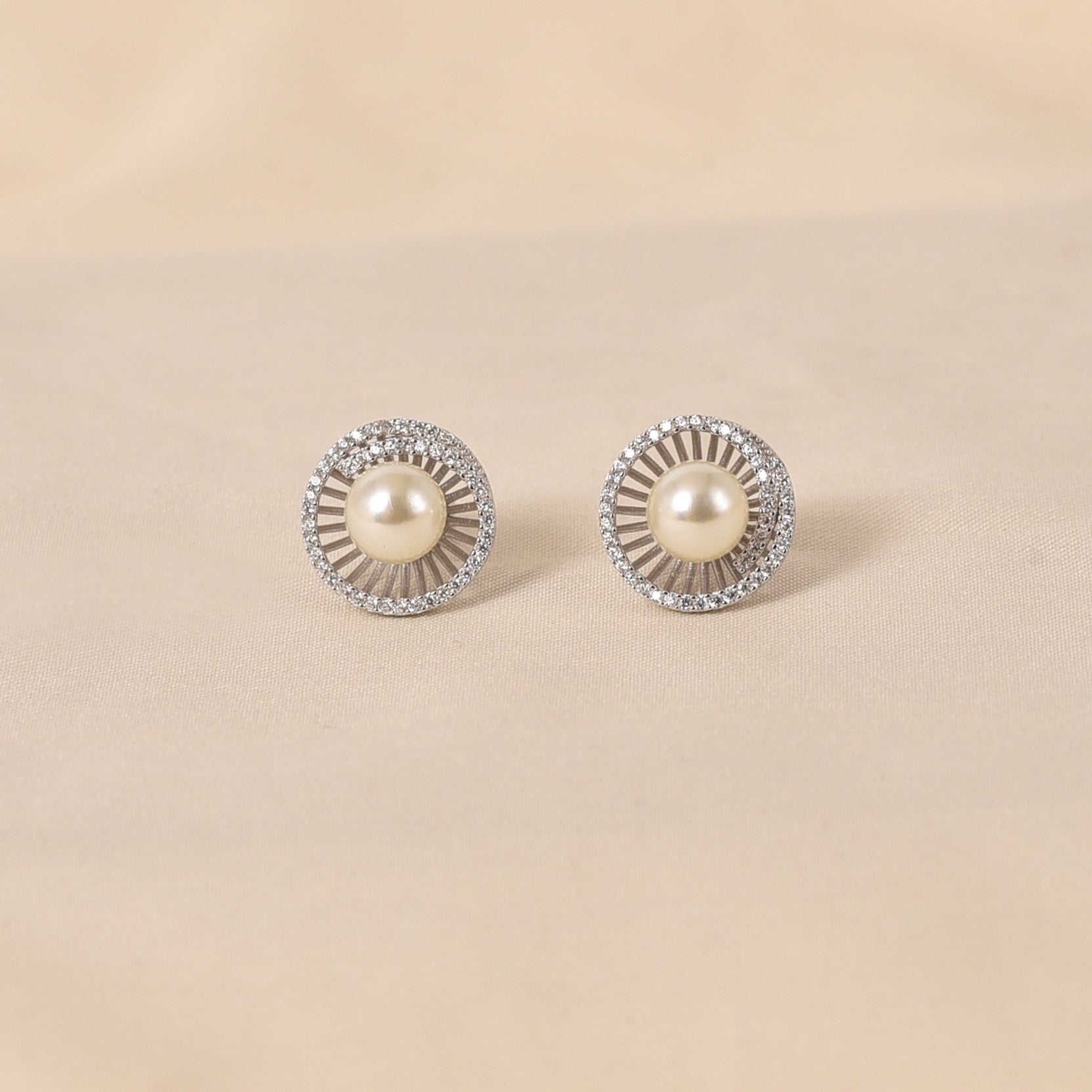 Snowdrop Pearls Earrings