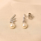 Linear Pearl Earring