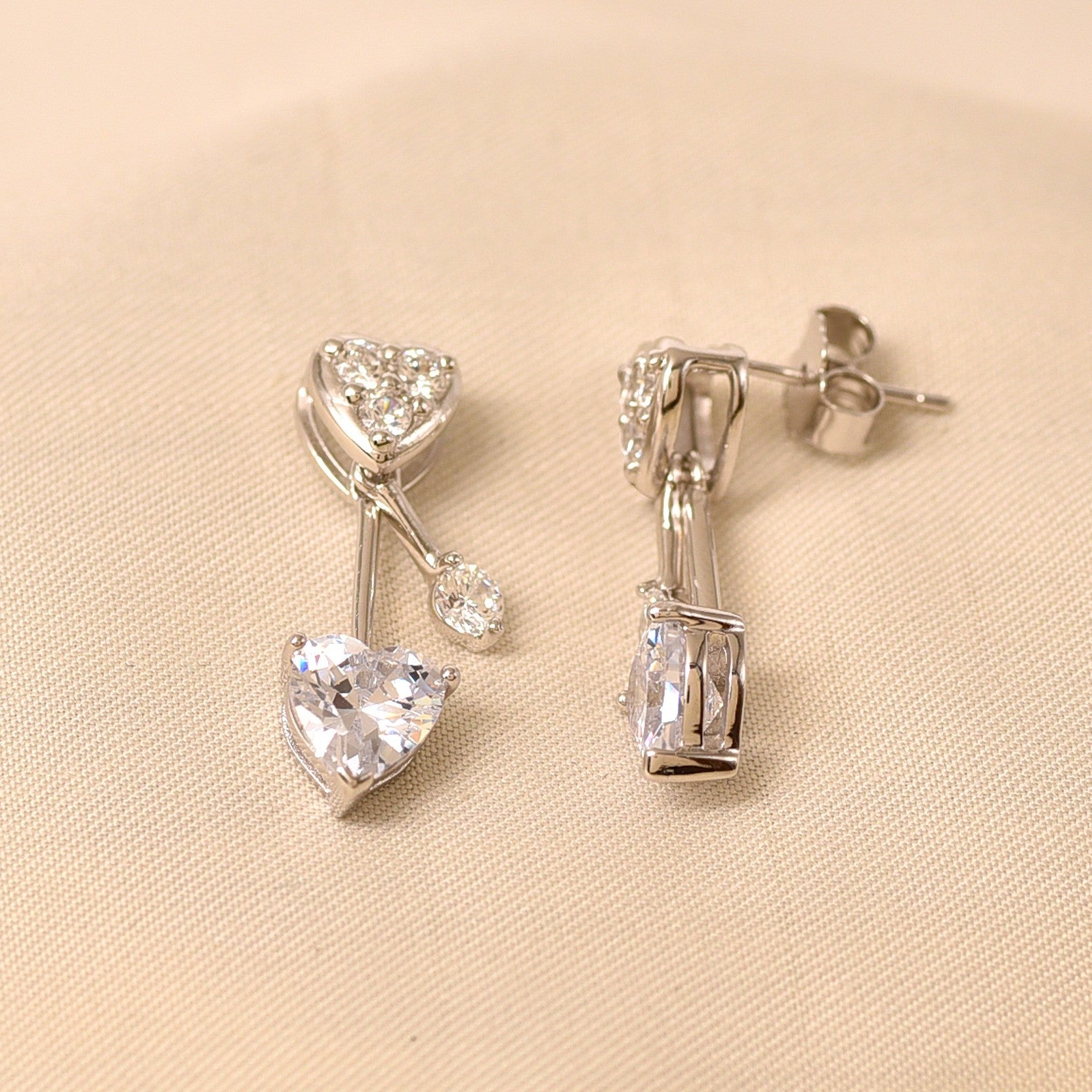 Pendulam Heart Earring