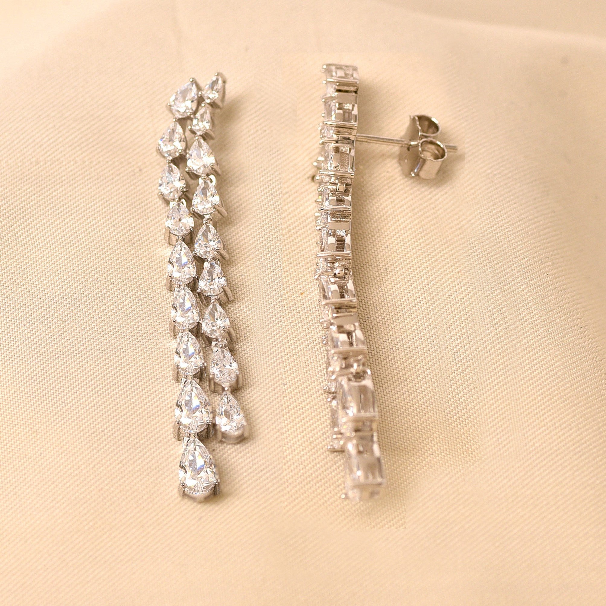 Meryl Diamond Earring
