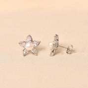 Silver Lily Pearl Earring