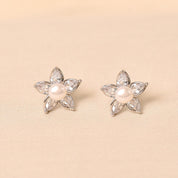 Silver Lily Pearl Earring