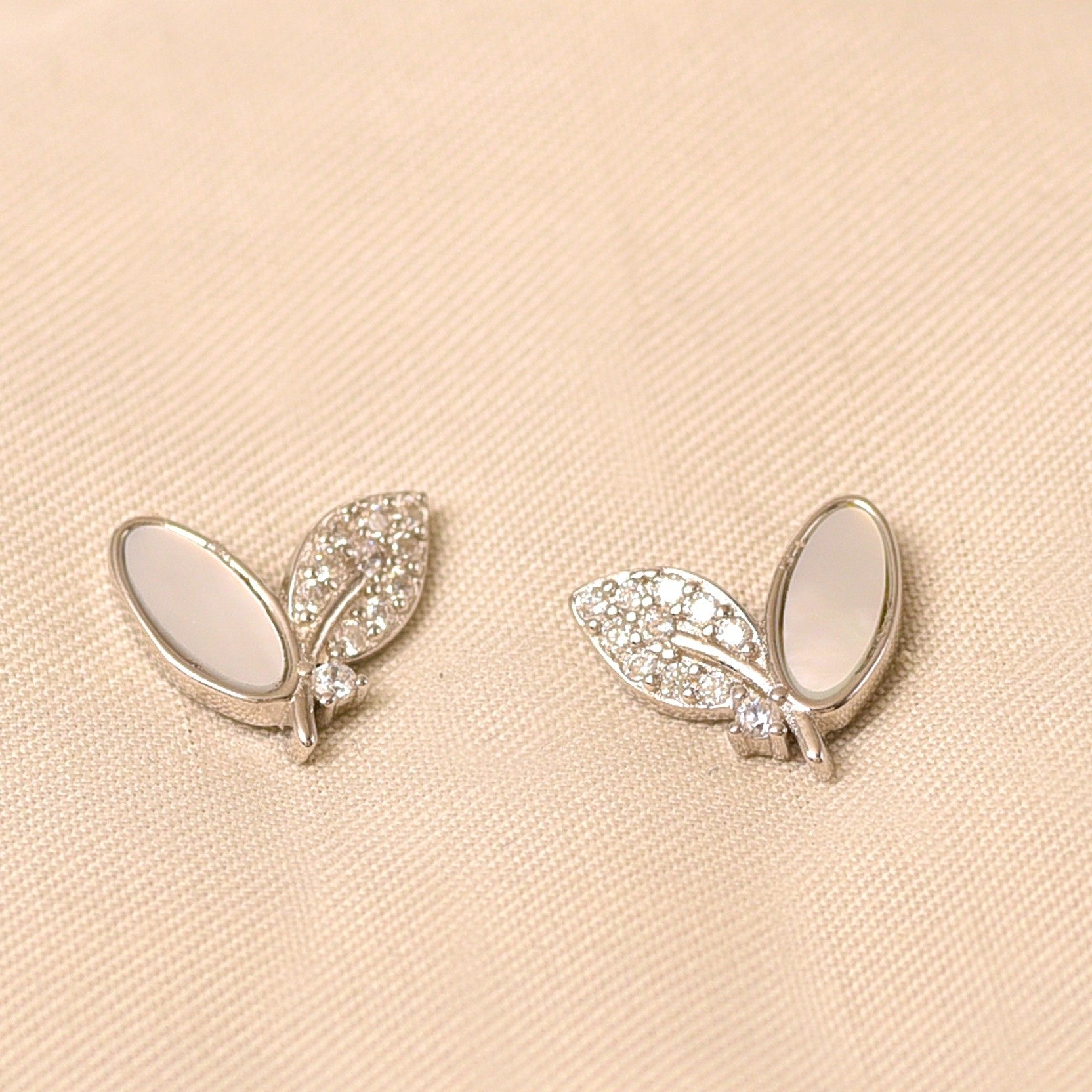 Silver Bee MOP Earring
