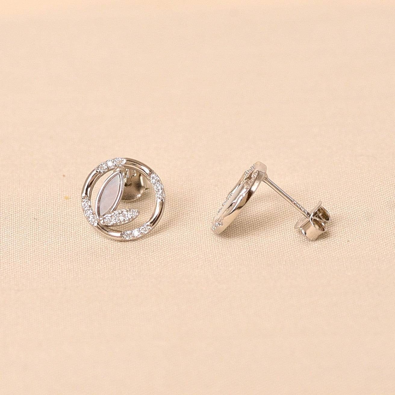 Isabel MOP Earring