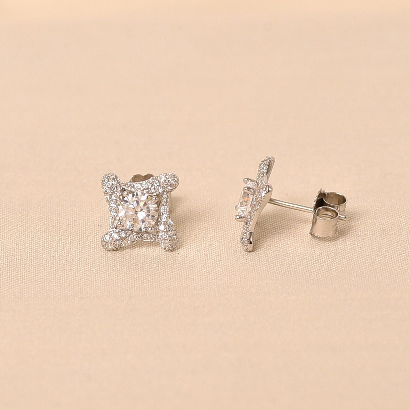 Joey Diamond Earring