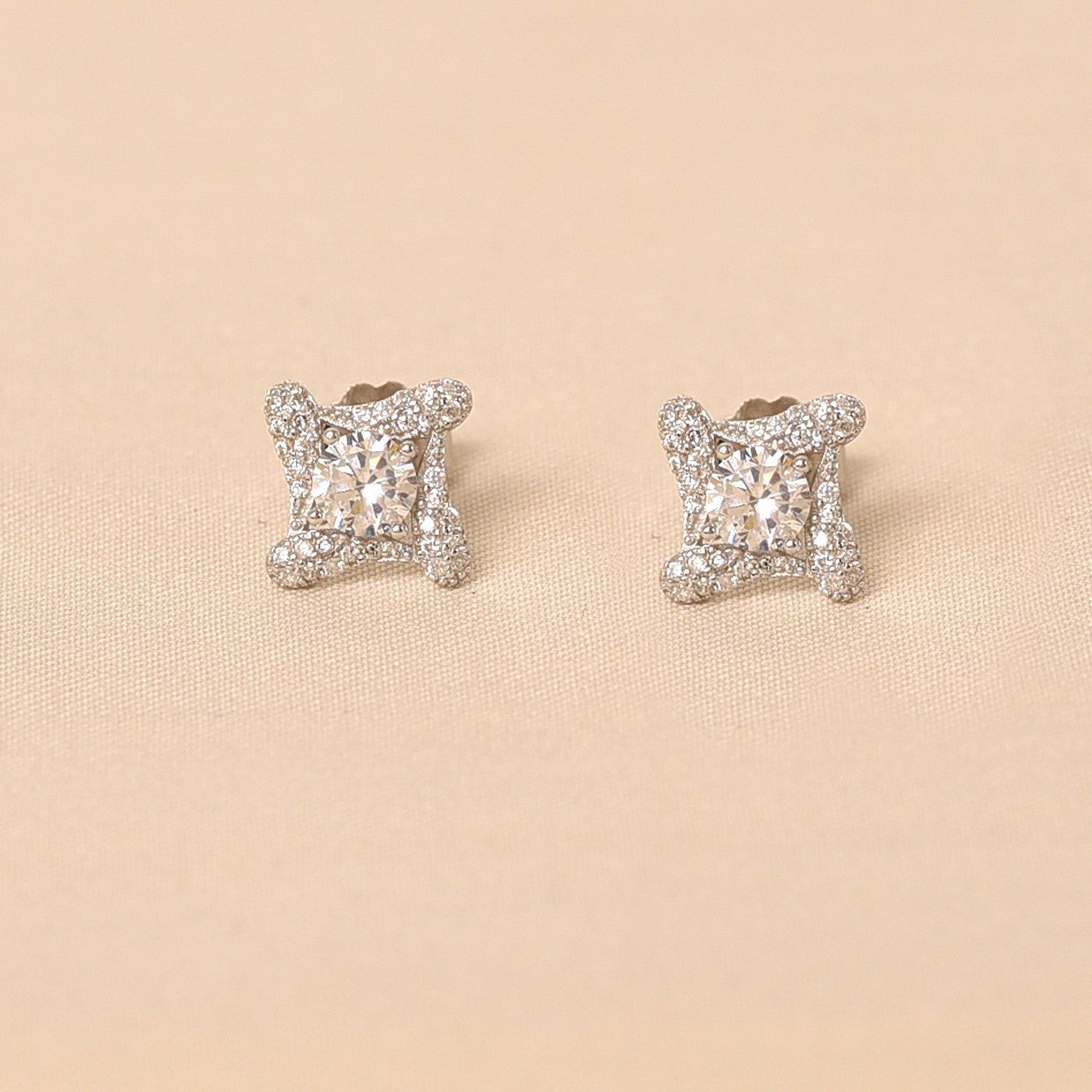 Joey Diamond Earring