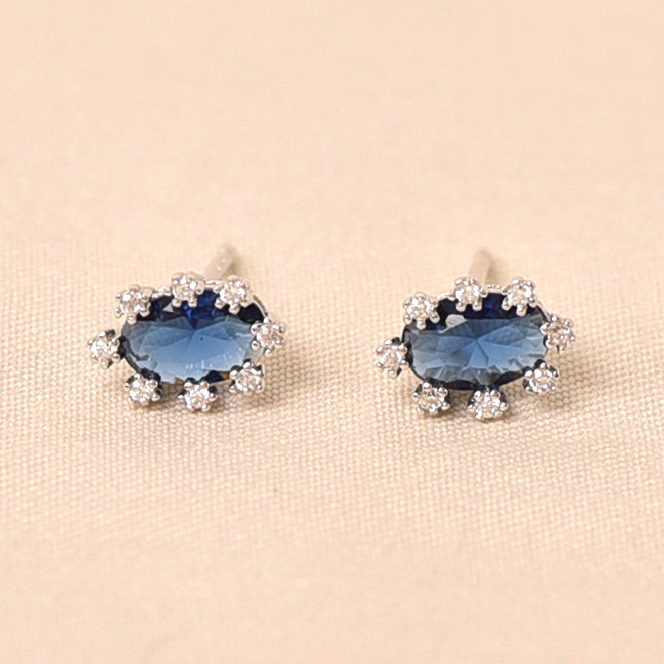 Oval Diamond Studs Earring -Dark Blue