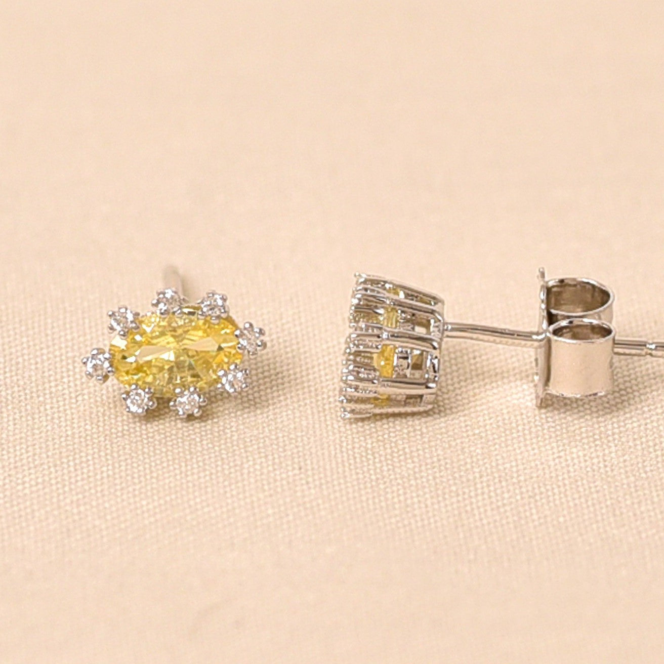Oval Diamond Studs Earring -Yellow