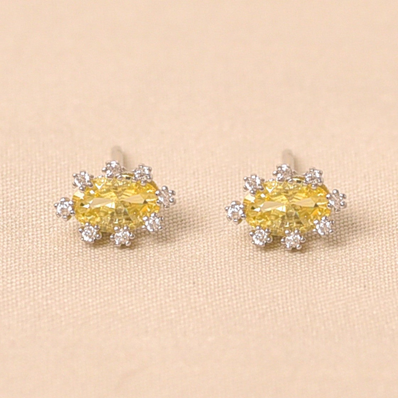 Oval Diamond Studs Earring -Yellow