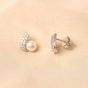 Mini Pearl Earring