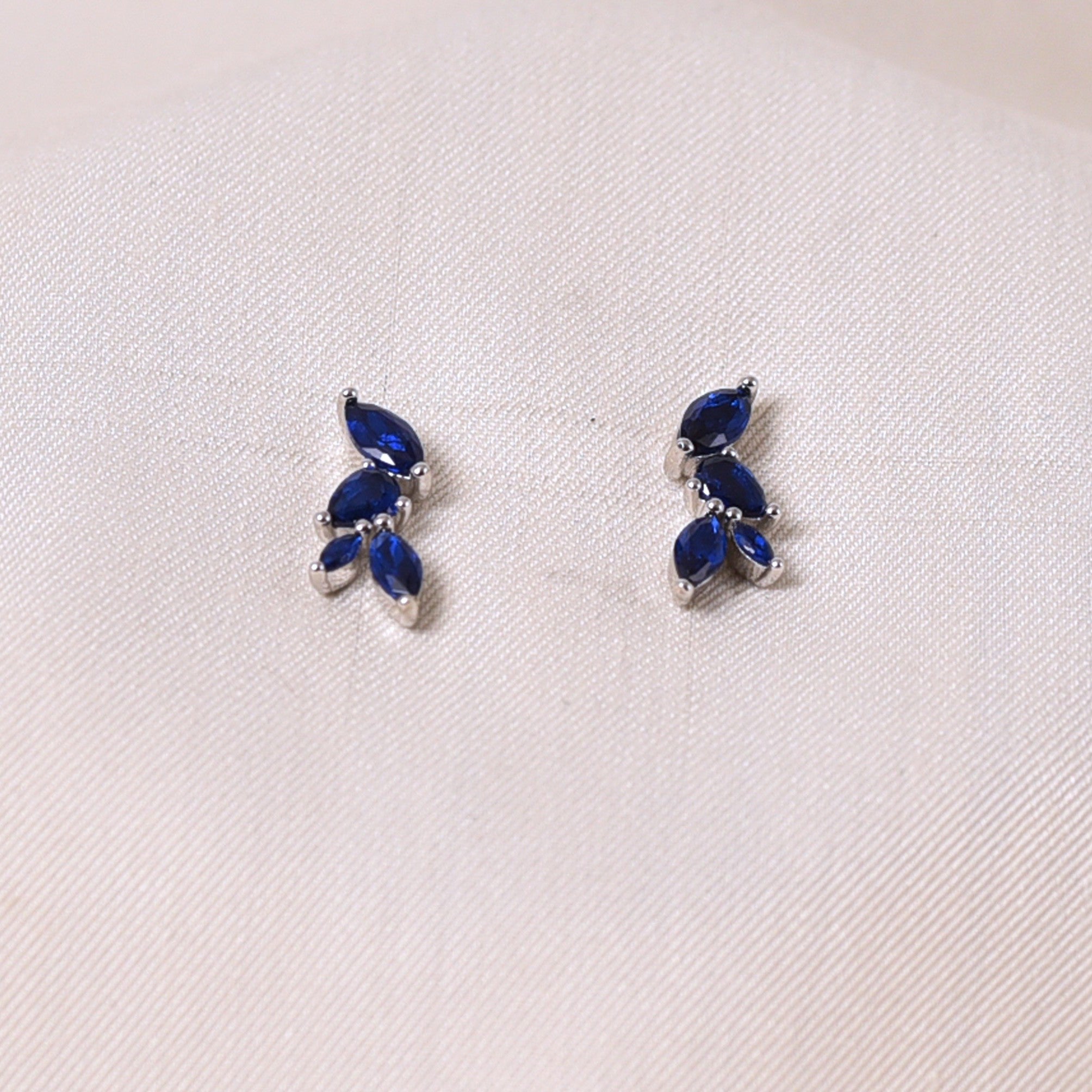 Silver Blue Wreath Earring
